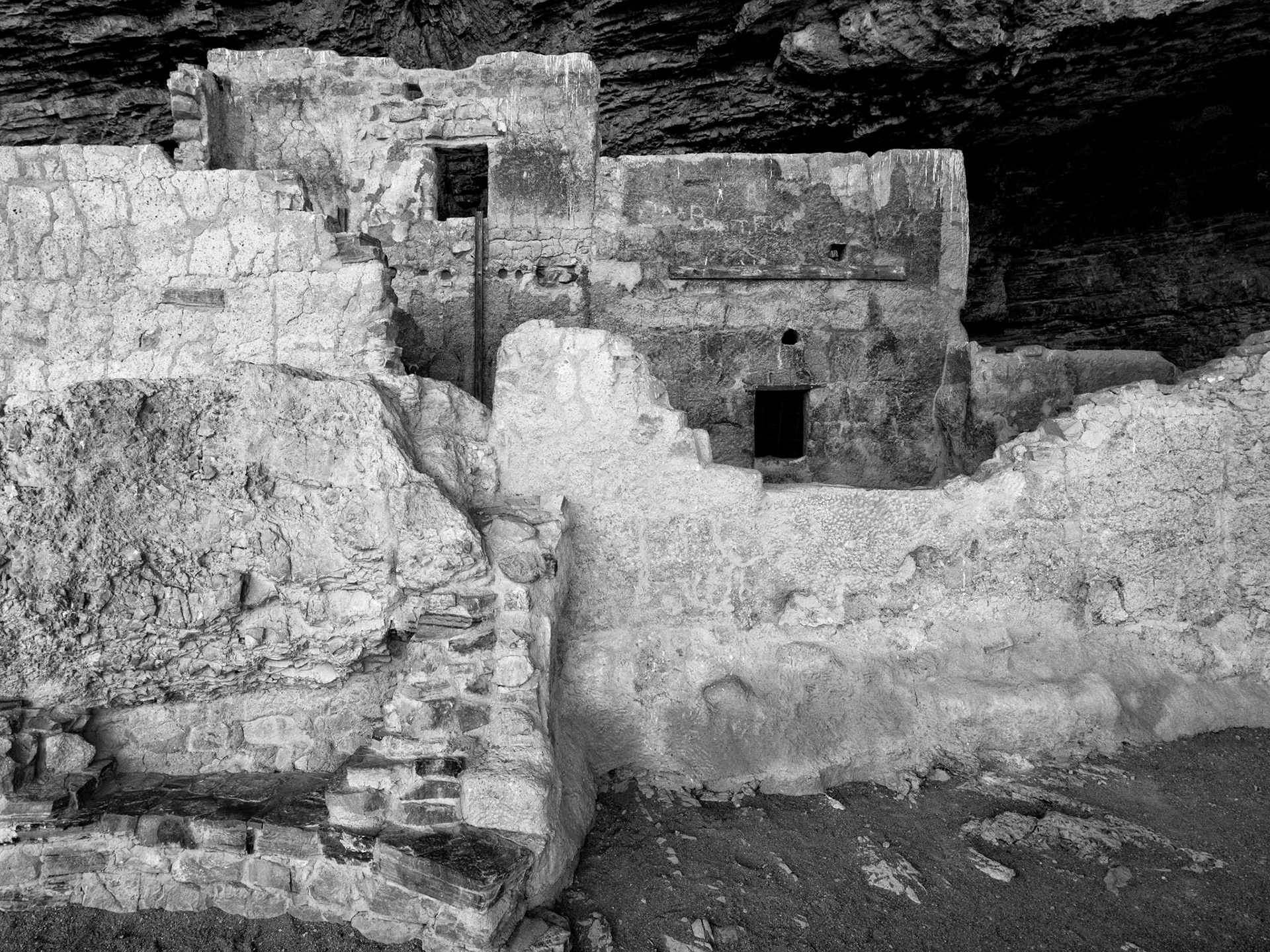 Black &amp; White 00180