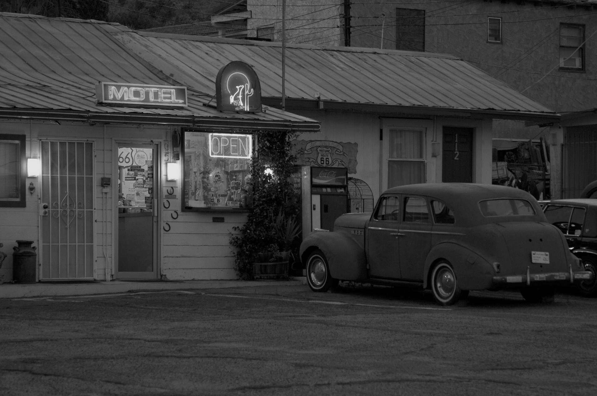 Black &amp; White 00079