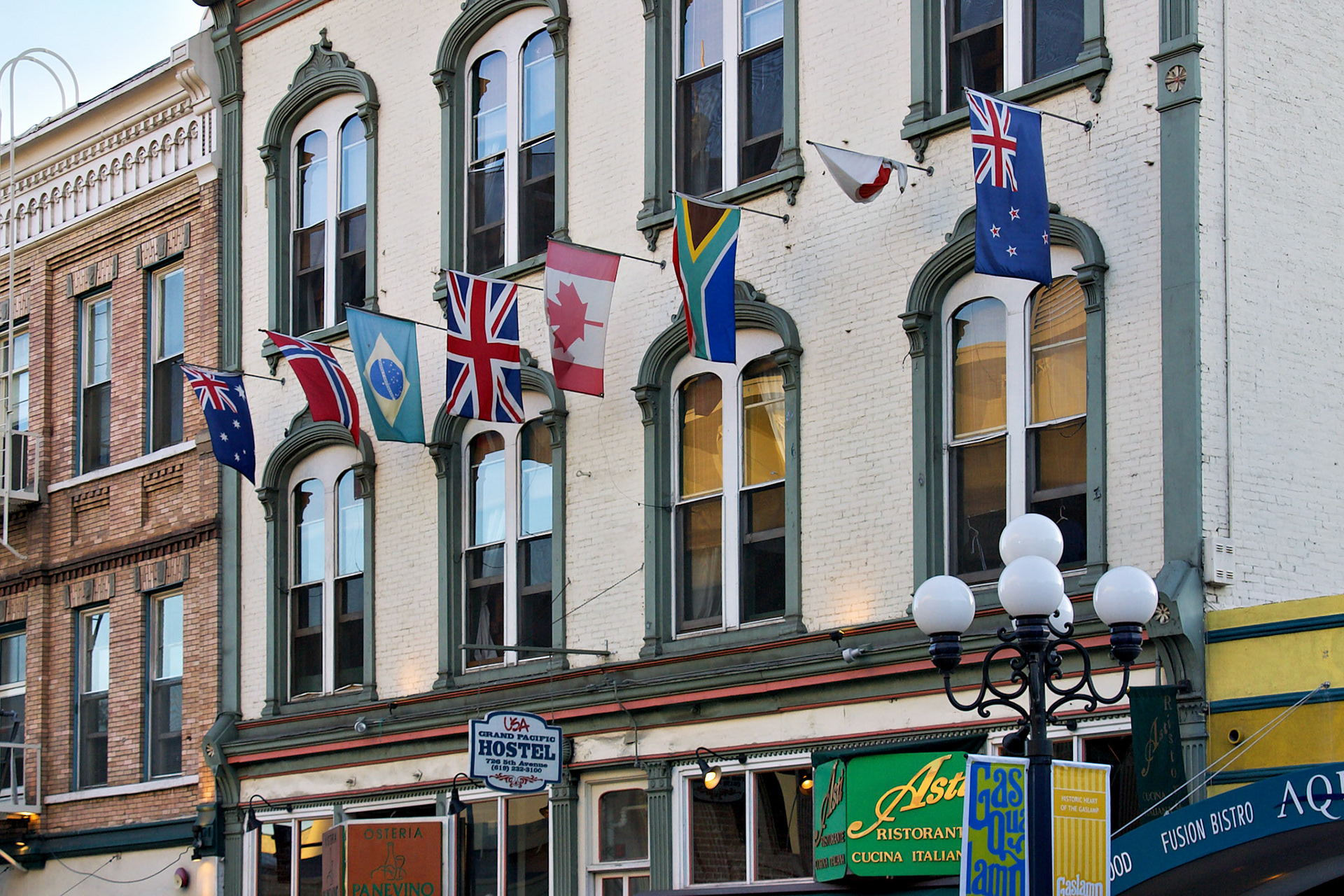 CA_SanDiego_20030327_0033_PS.dng