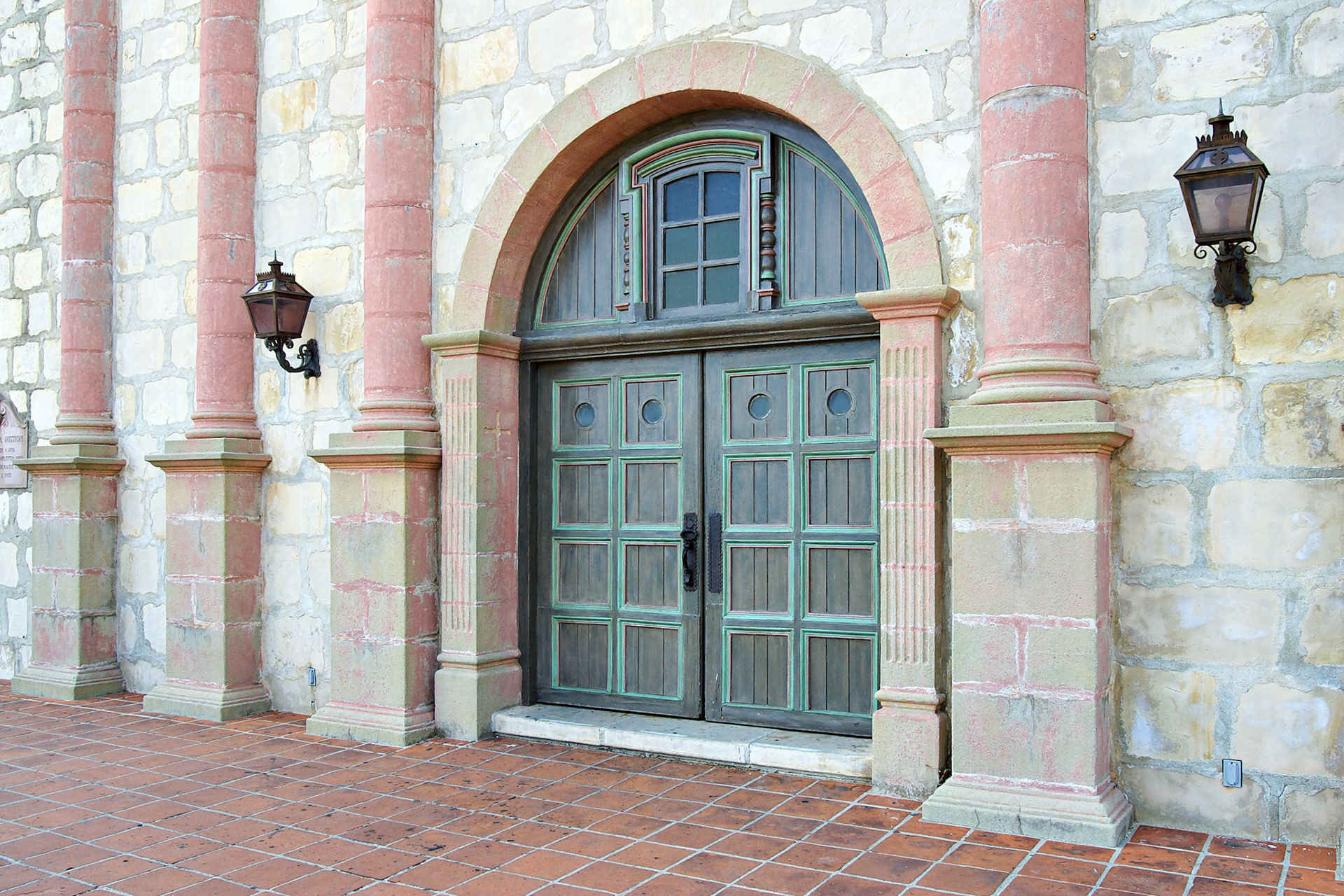 CA_Missions_20030515_0043_PS.dng