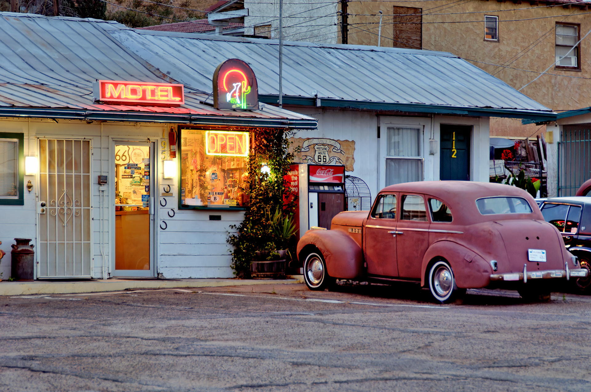 CA_20050613_0062_PS.dng