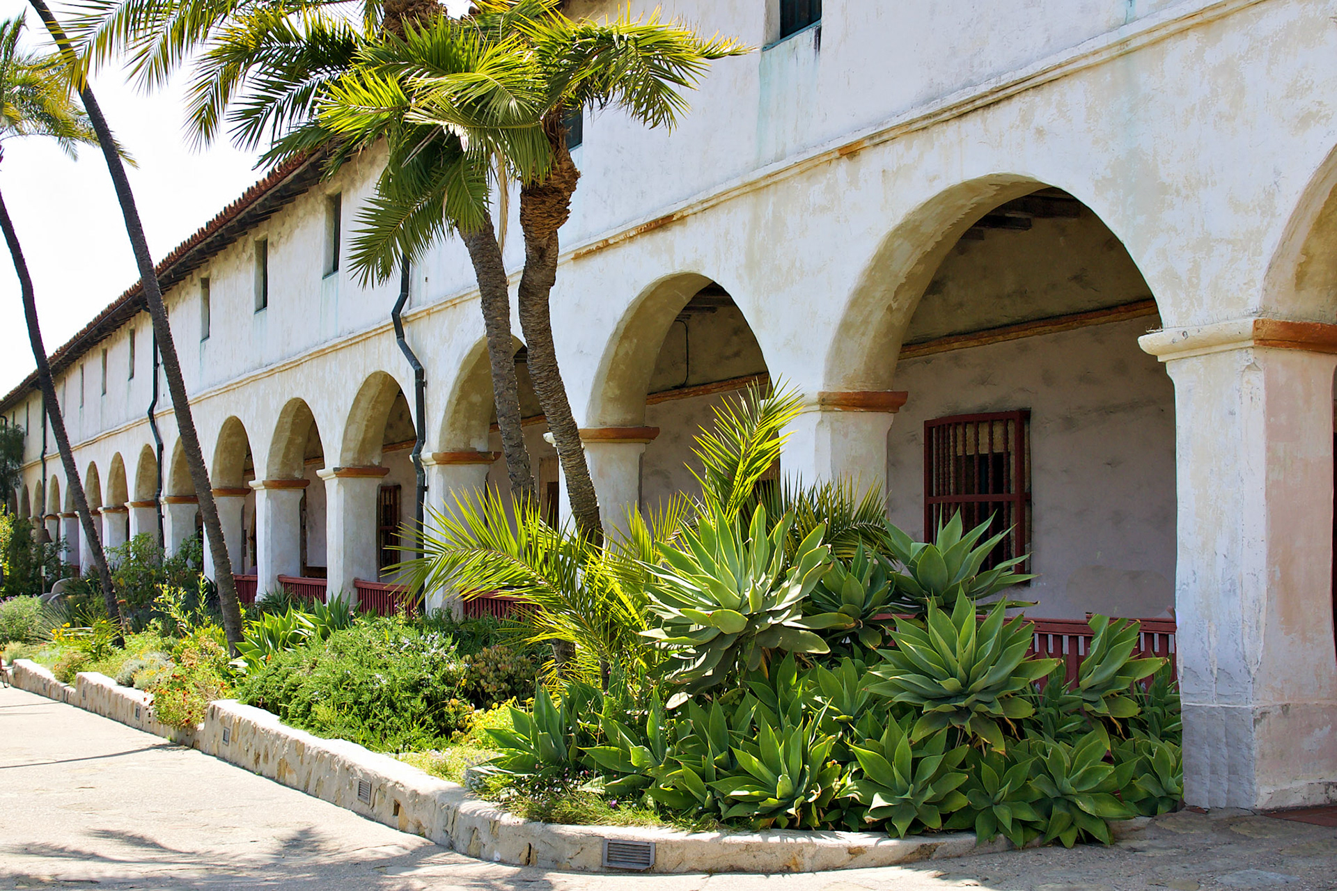 CA_Missions_20030515_0014_PS.dng