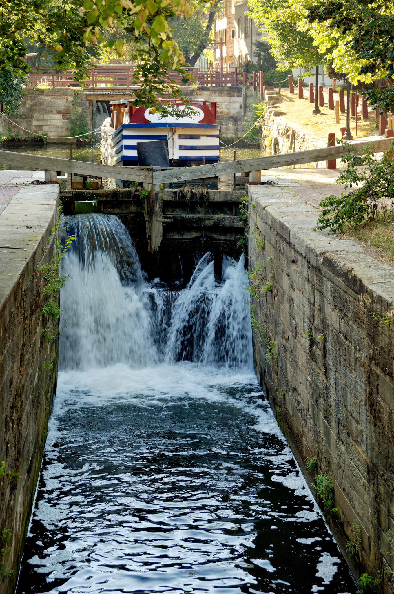 DC_20050913_0045_PS.dng