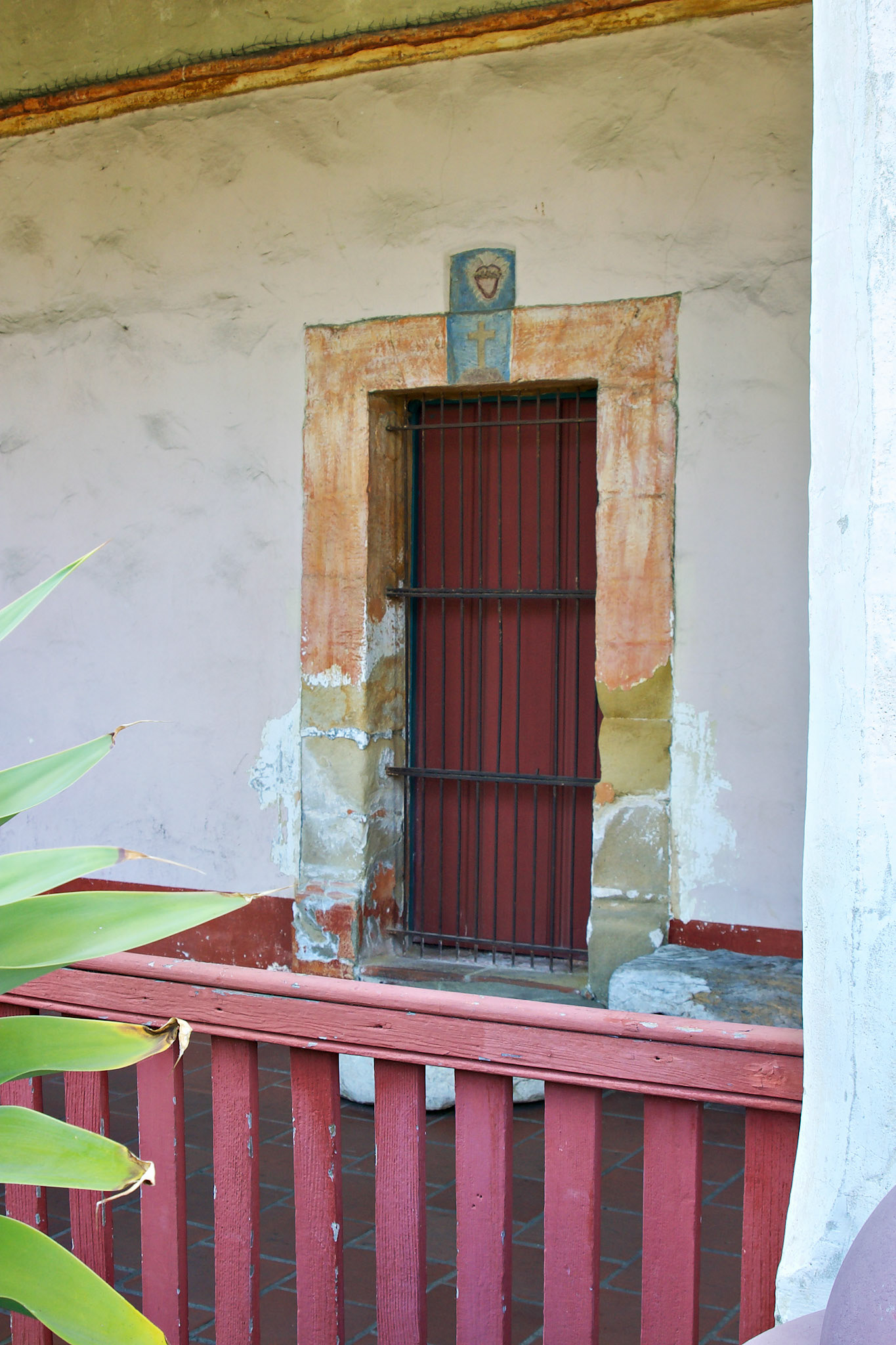 CA_Missions_20030515_0019_PS.dng