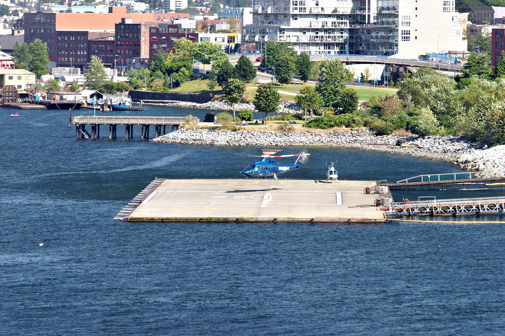 AK_20030727_0013_PS.dng