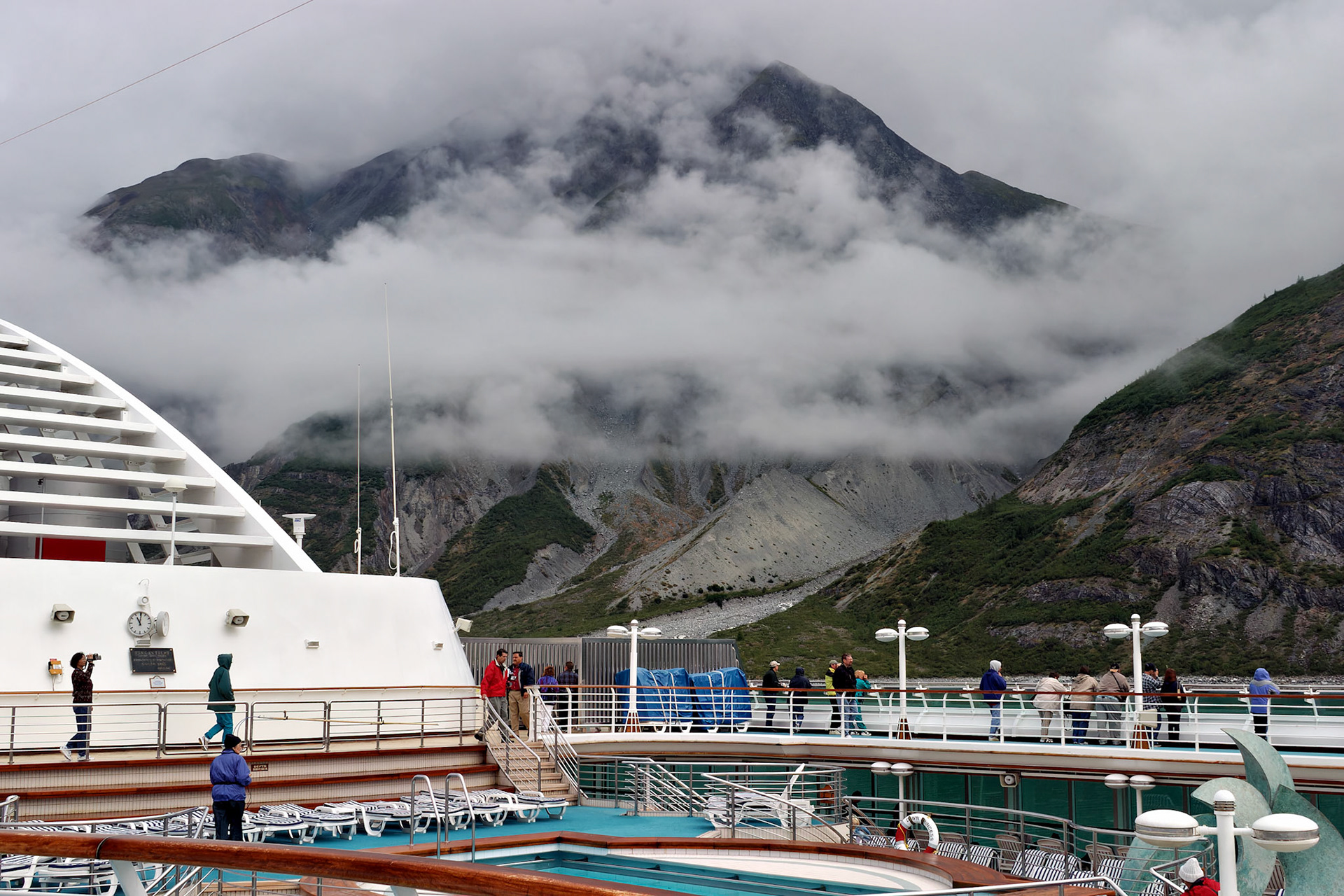 AK_20030802_0406_PS.dng