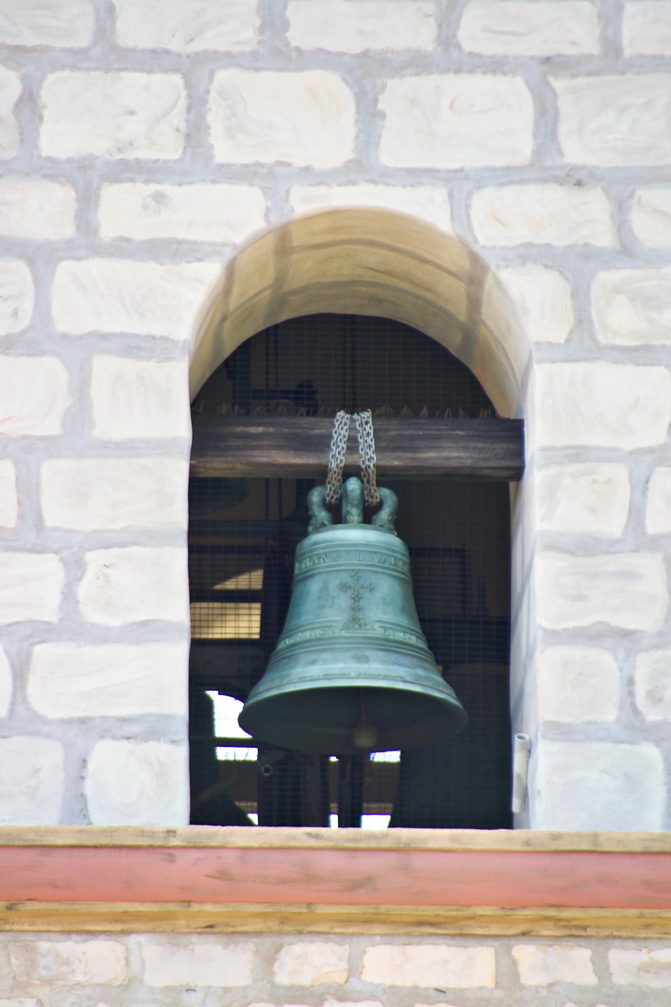 CA_Missions_20030515_0010_PS.dng