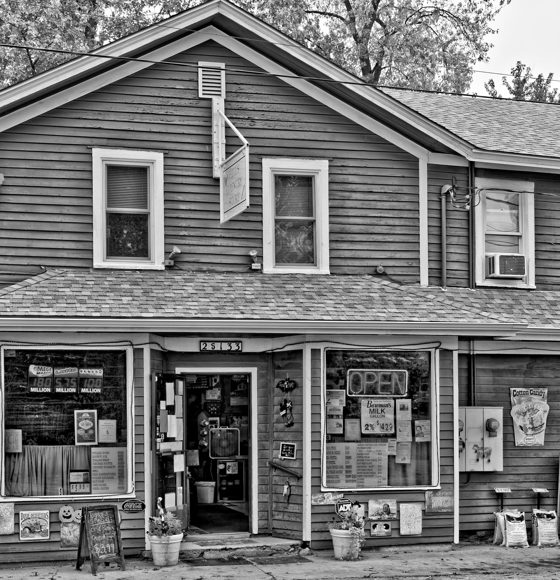 Black &amp; White 00237