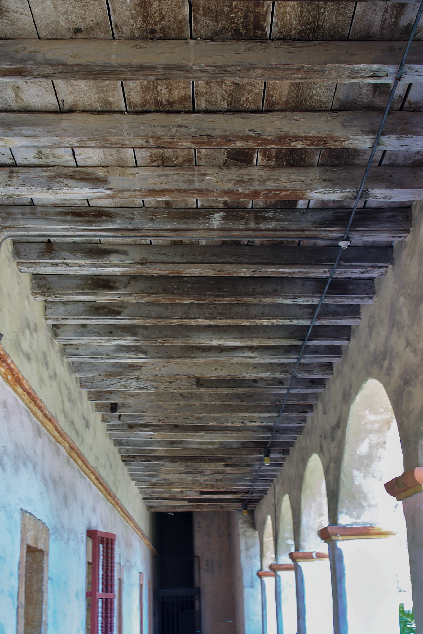 CA_Missions_20030515_0022_PS.dng