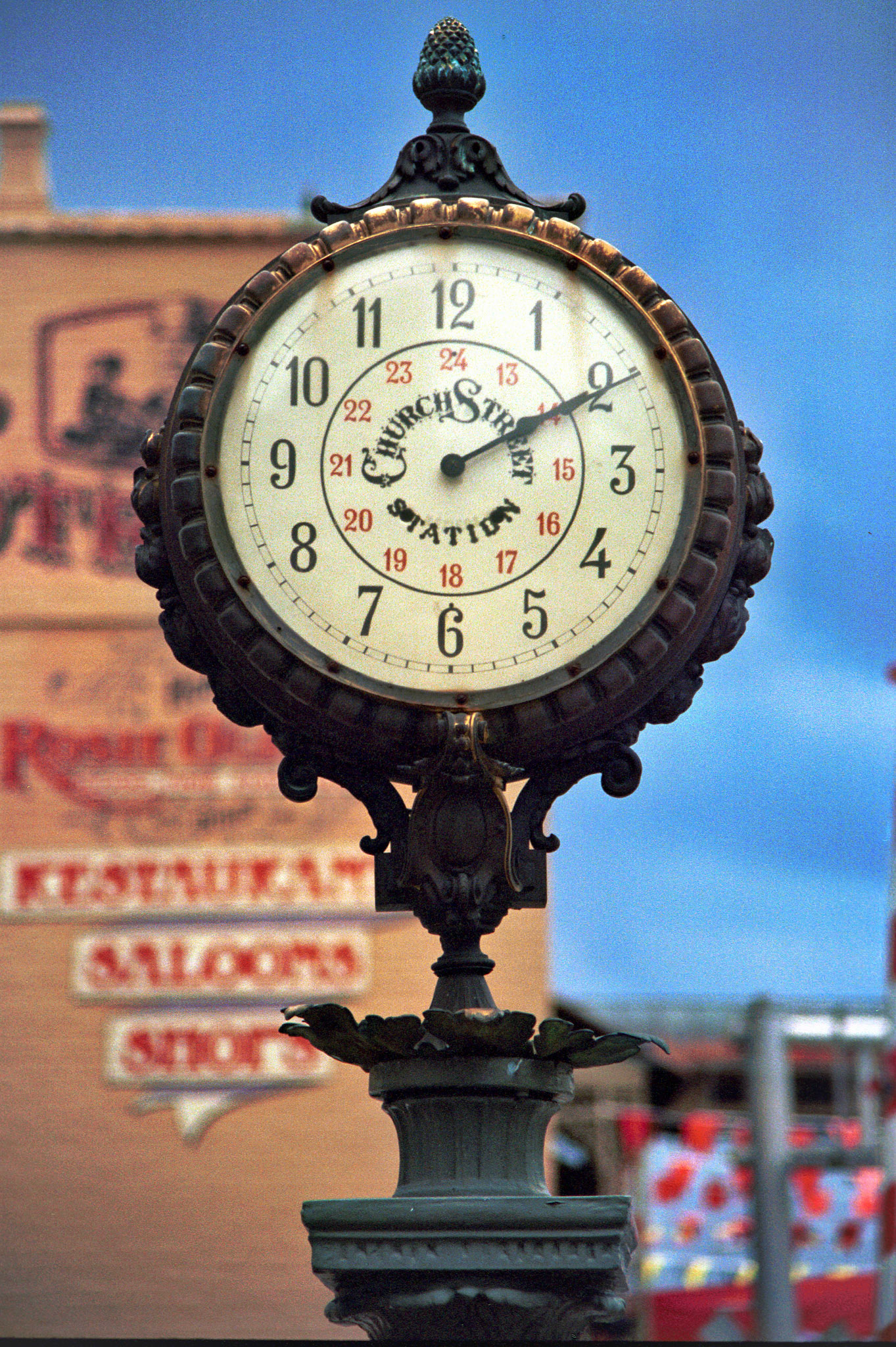 Artistic_20071031_0045_PS.dng