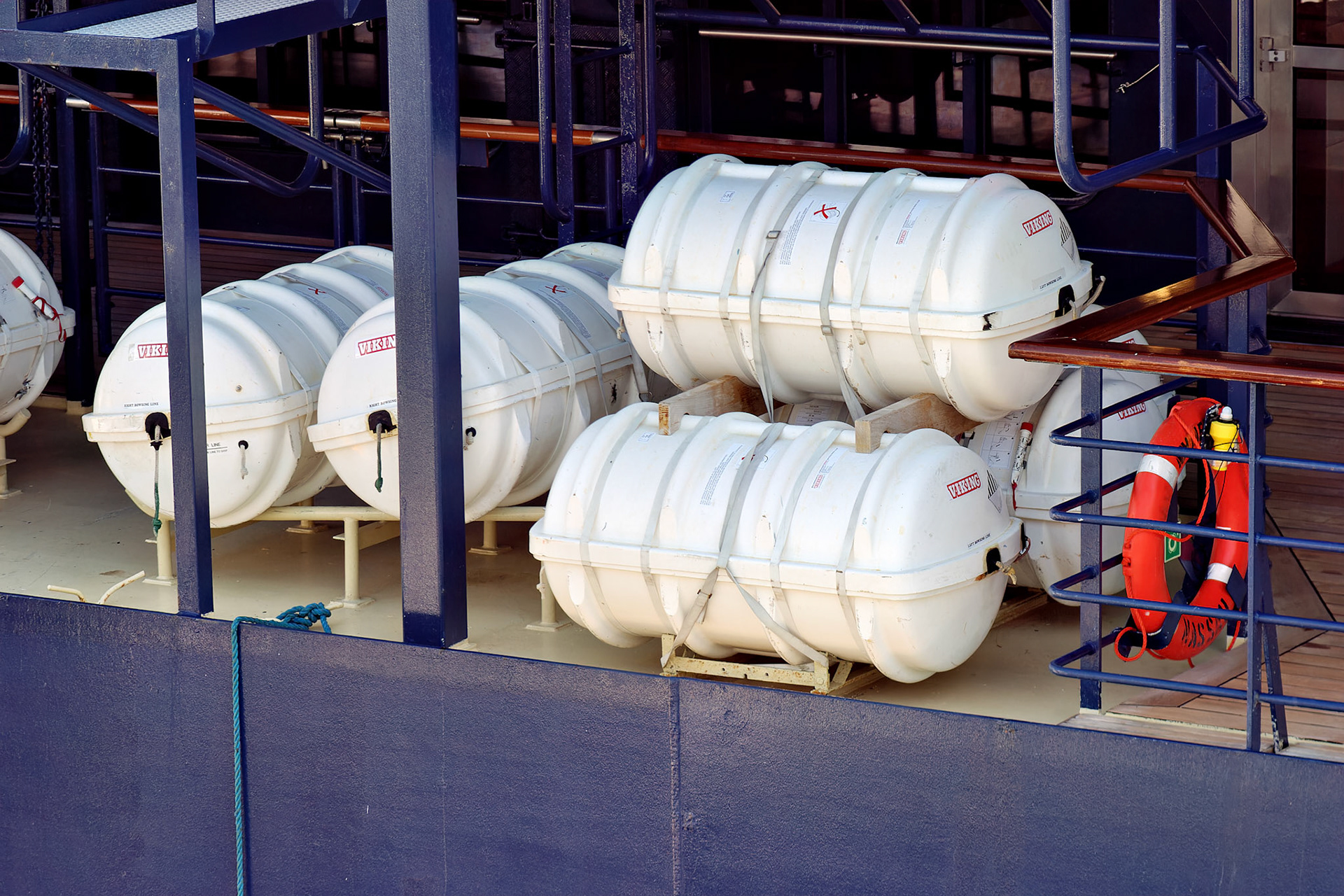 AK_20030727_0006_PS.dng