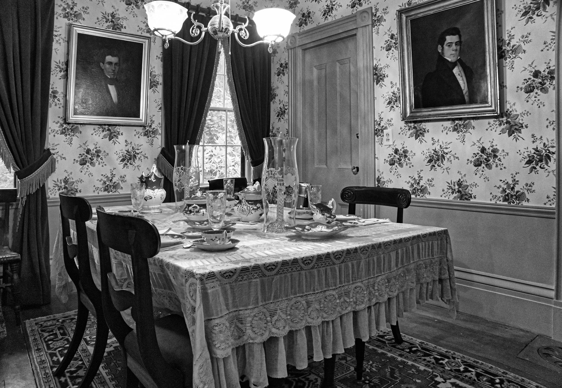 Black &amp; White 00322