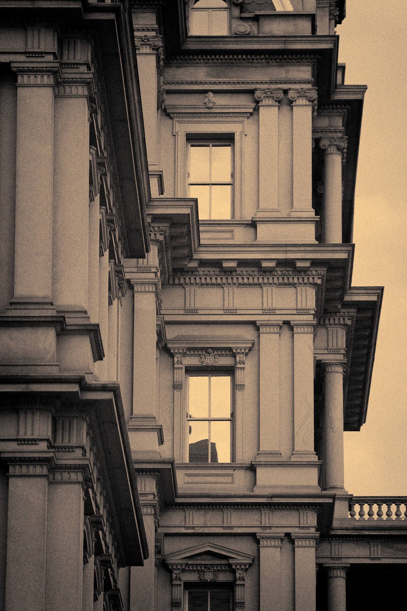 Black &amp; White 00210