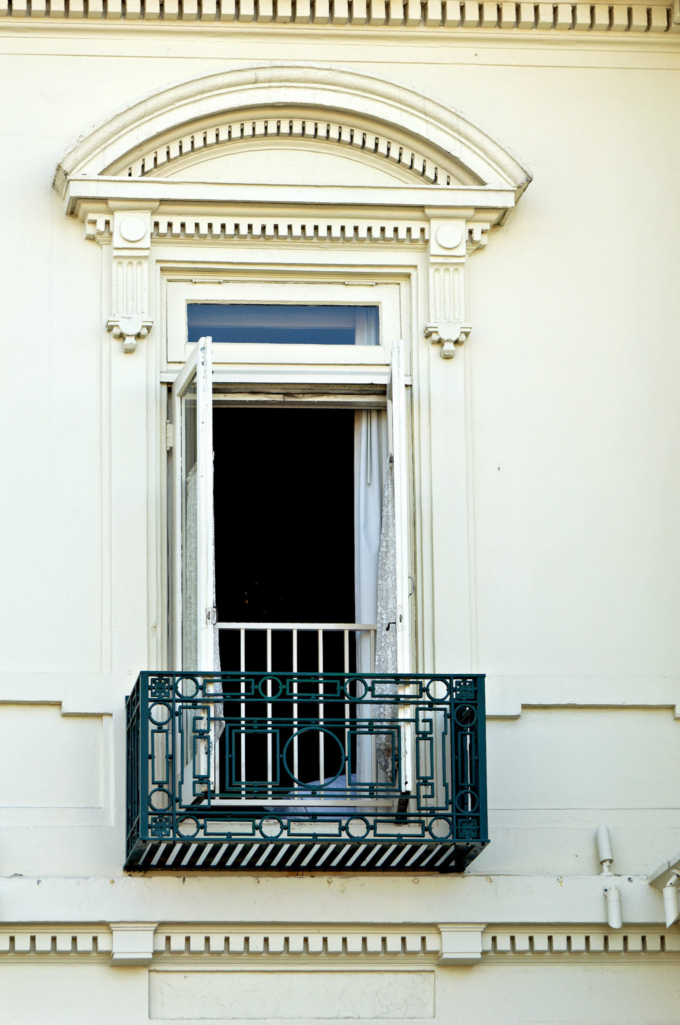 CA_SanDiego_20050729_0111_PS.dng