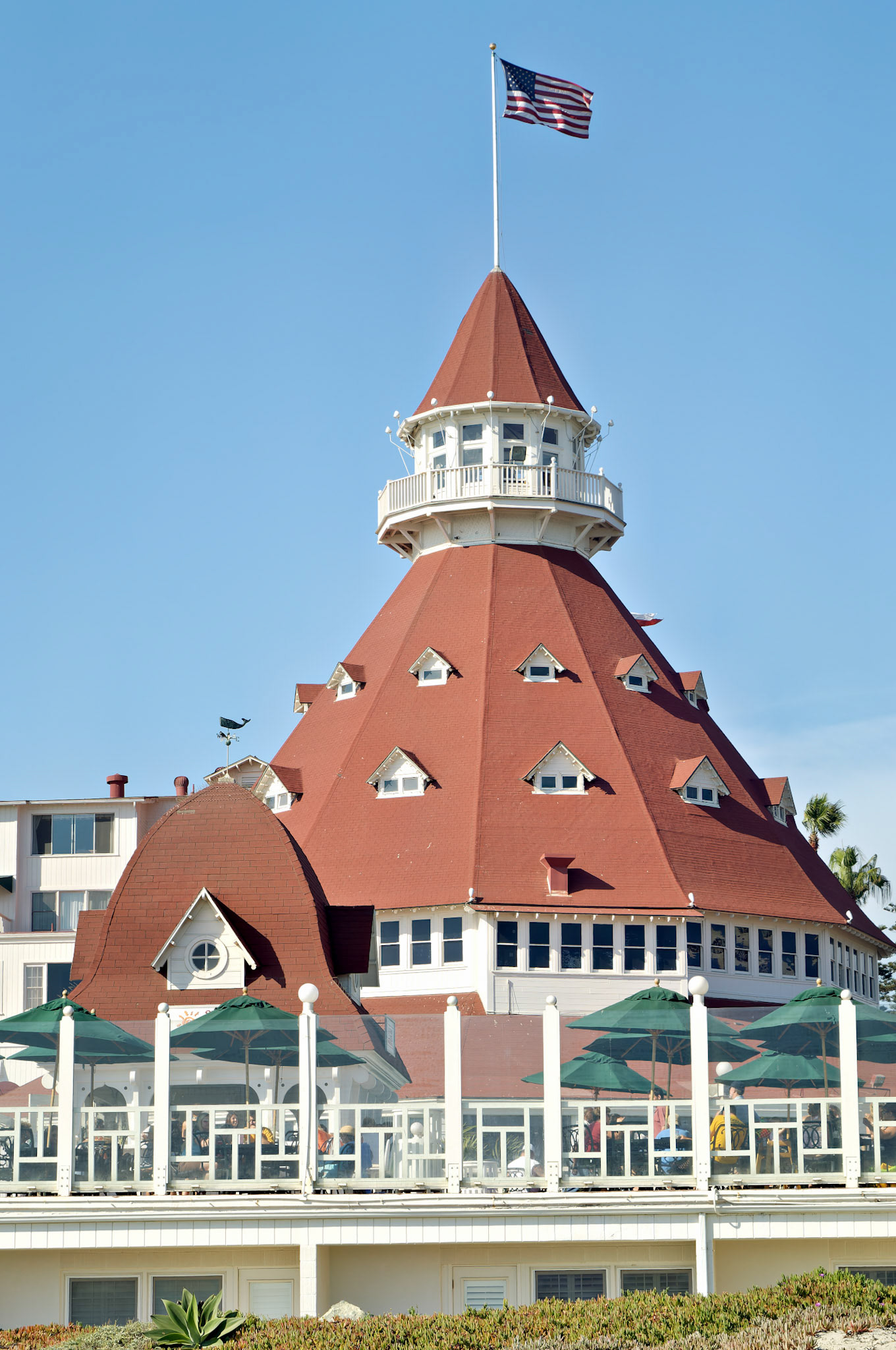 CA_SanDiego_20050729_0109_PS.dng