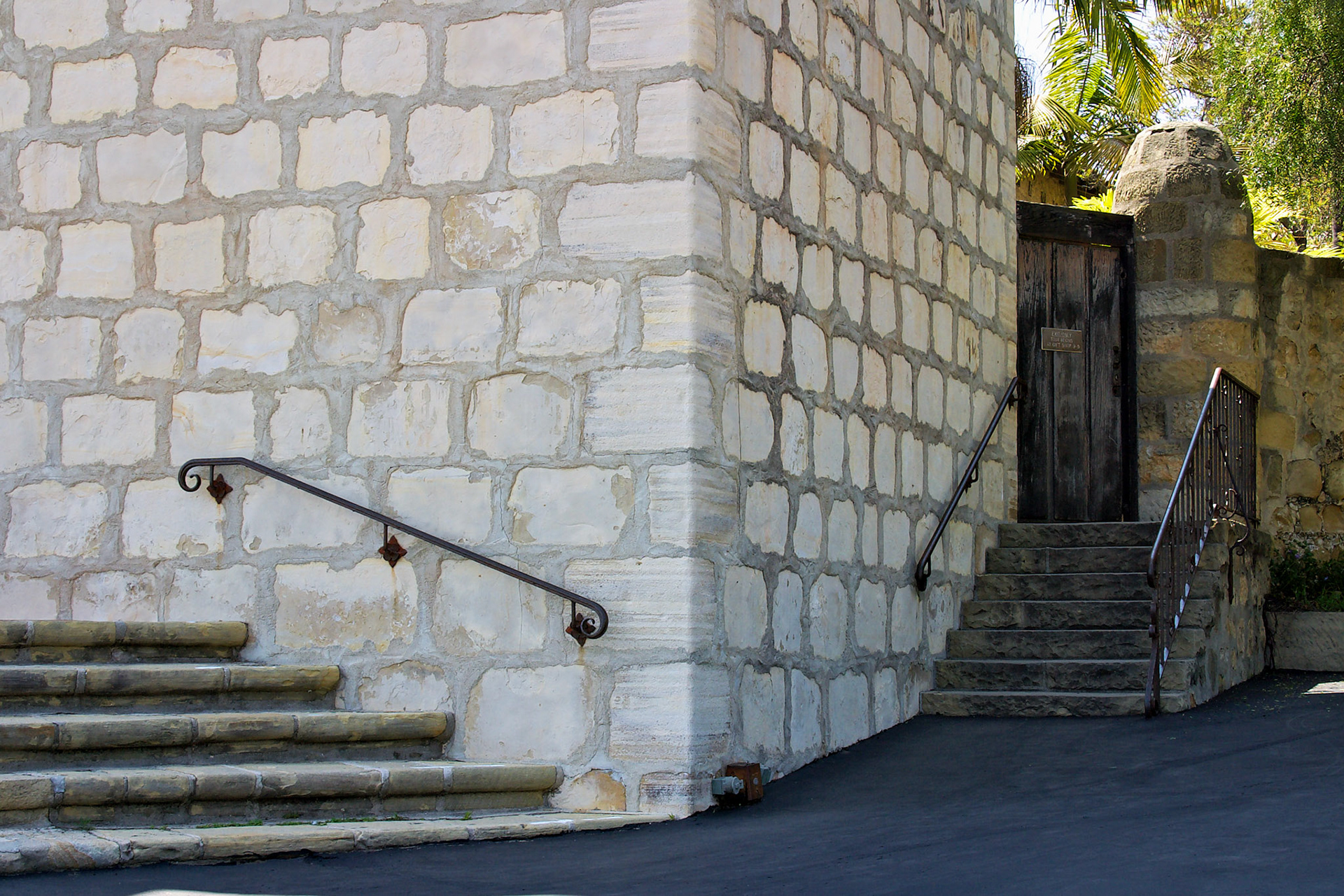 CA_Missions_20030515_0012_PS.dng