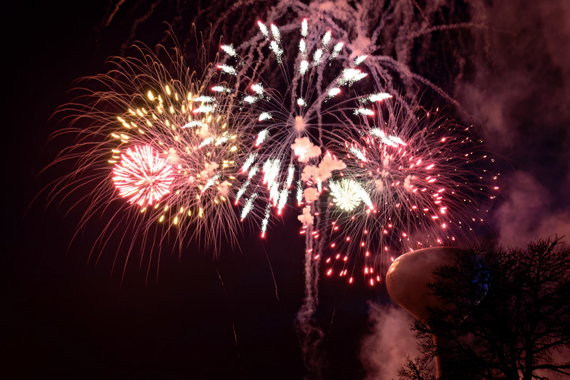Fireworks_20160704_0005_PS.dng