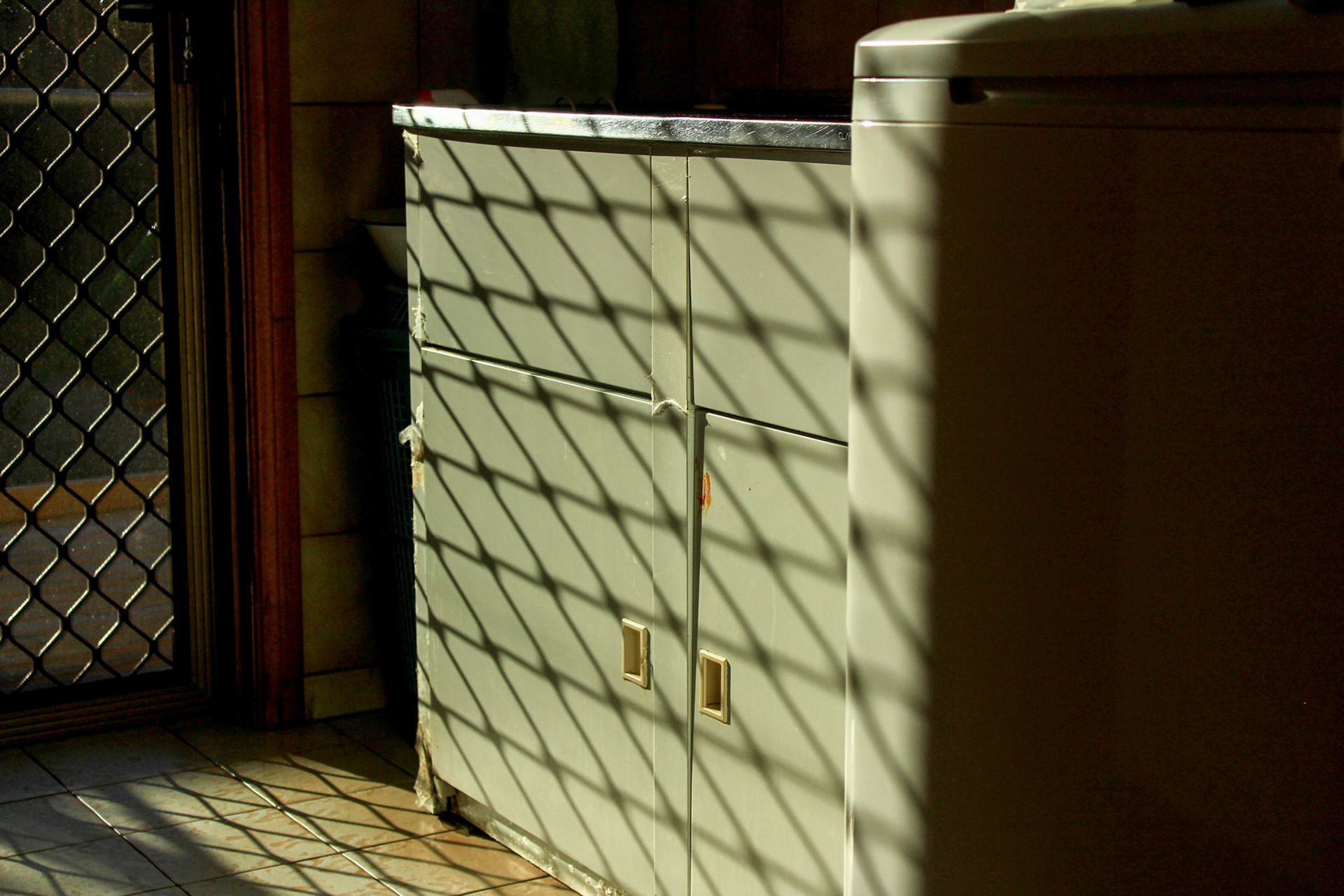 Shadow Bars