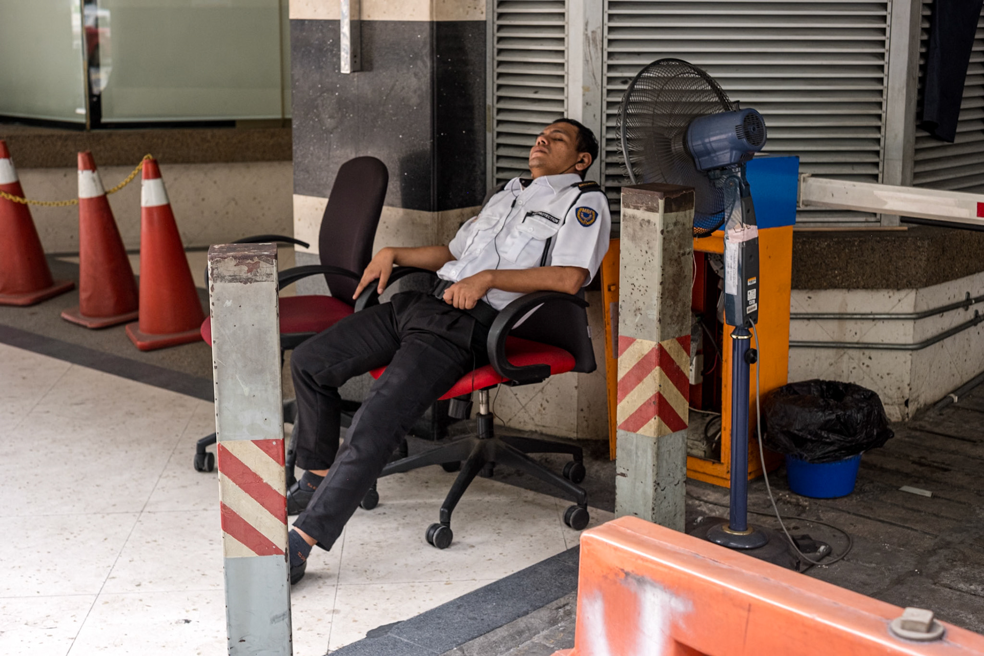Revisiting Kuala Lumpur XXII. Sleeping security guard?