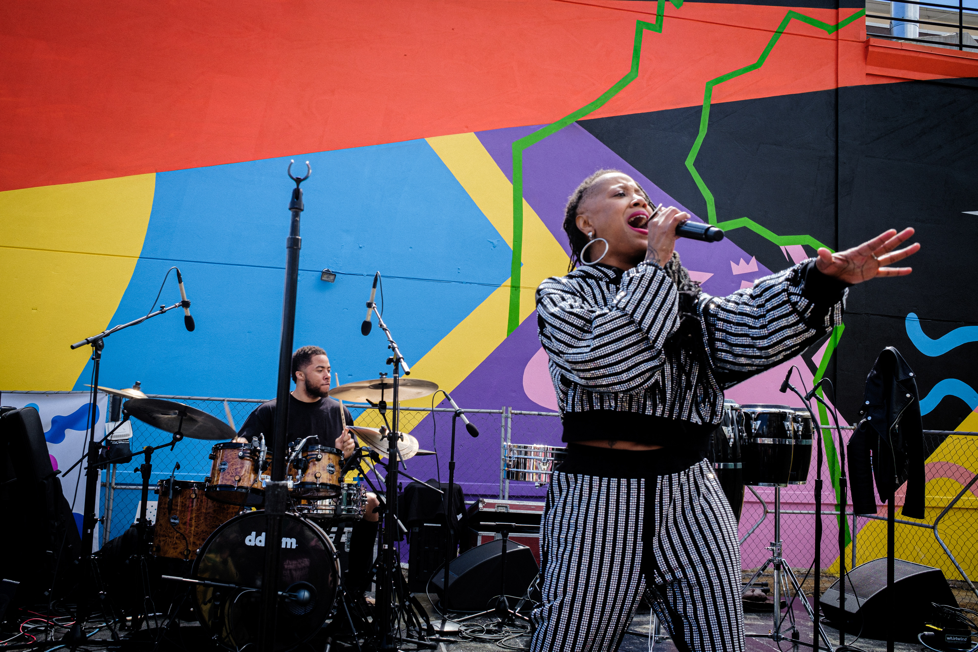 Deborah Bond and her band plays a set