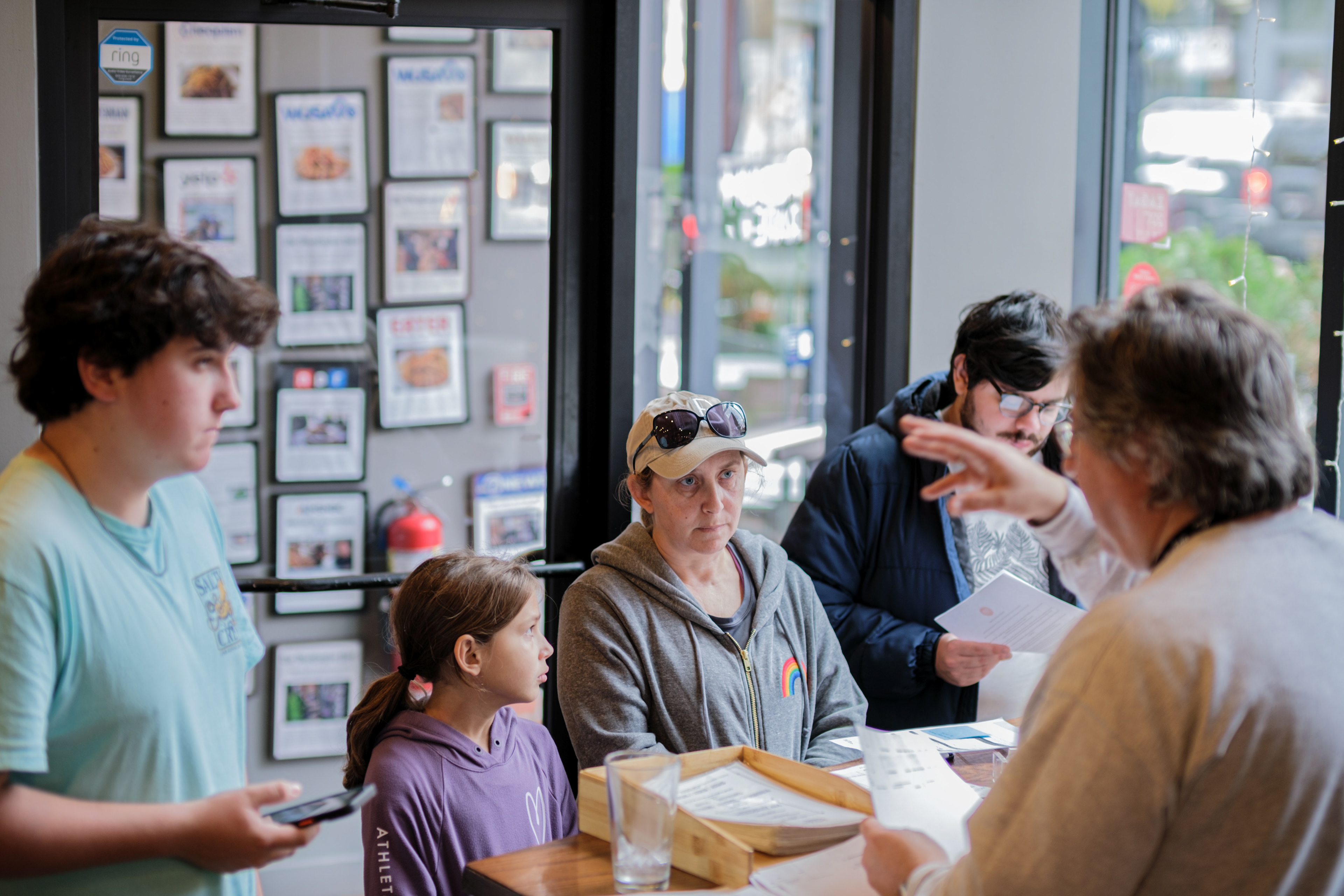 Elliot giving delivery instructions to the volunteers