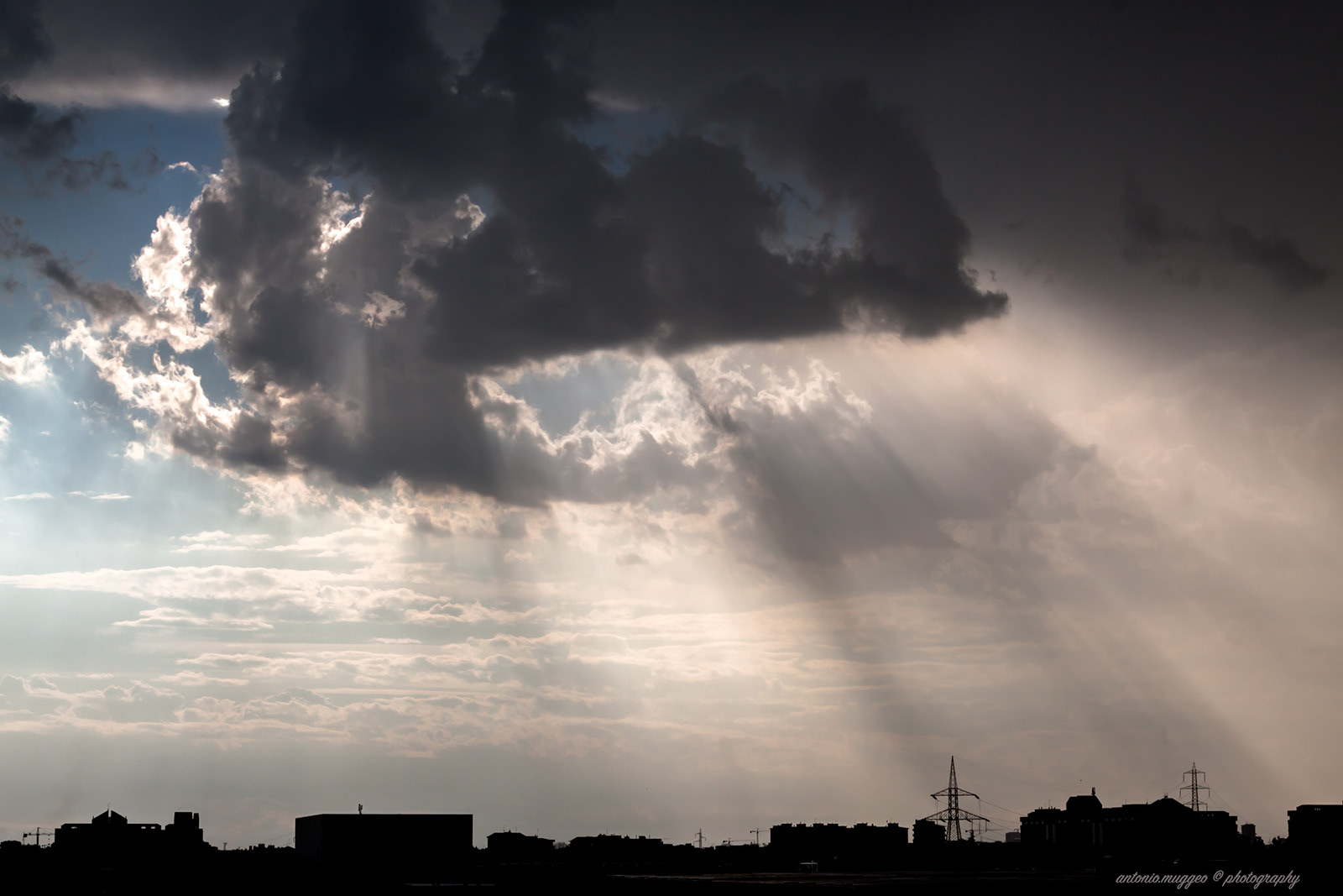 ...E la pioggia che và, e ritorna il sereno...