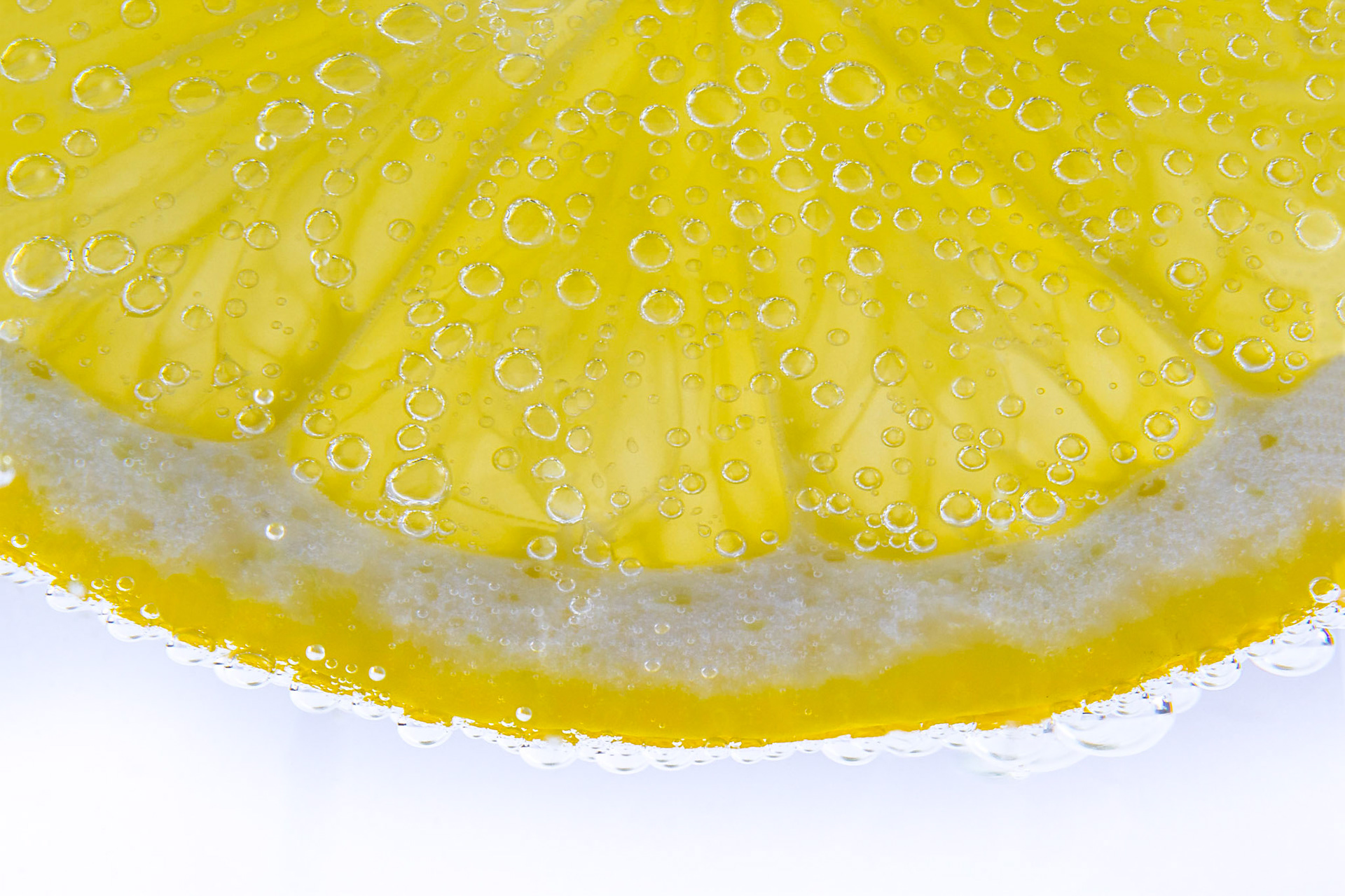 This is one of those shots which I wanted to take for ages... Now I did it ;)

I have had a mental image of how the result should look. This is not exectly how I have had it in my mind but I'm pretty happy with it. It was much more difficult then expected... Those cherries from last year were so much easier. Anyway I hope you like it!