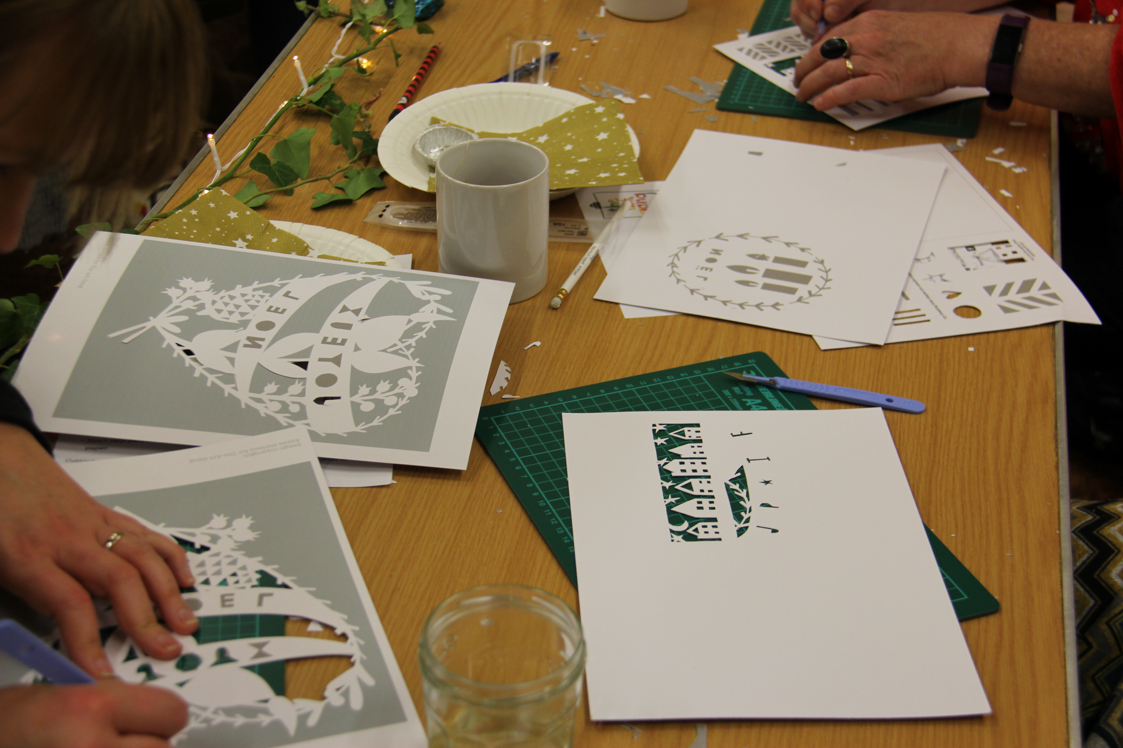 Papercutting Christmas Workshop, Witney.
