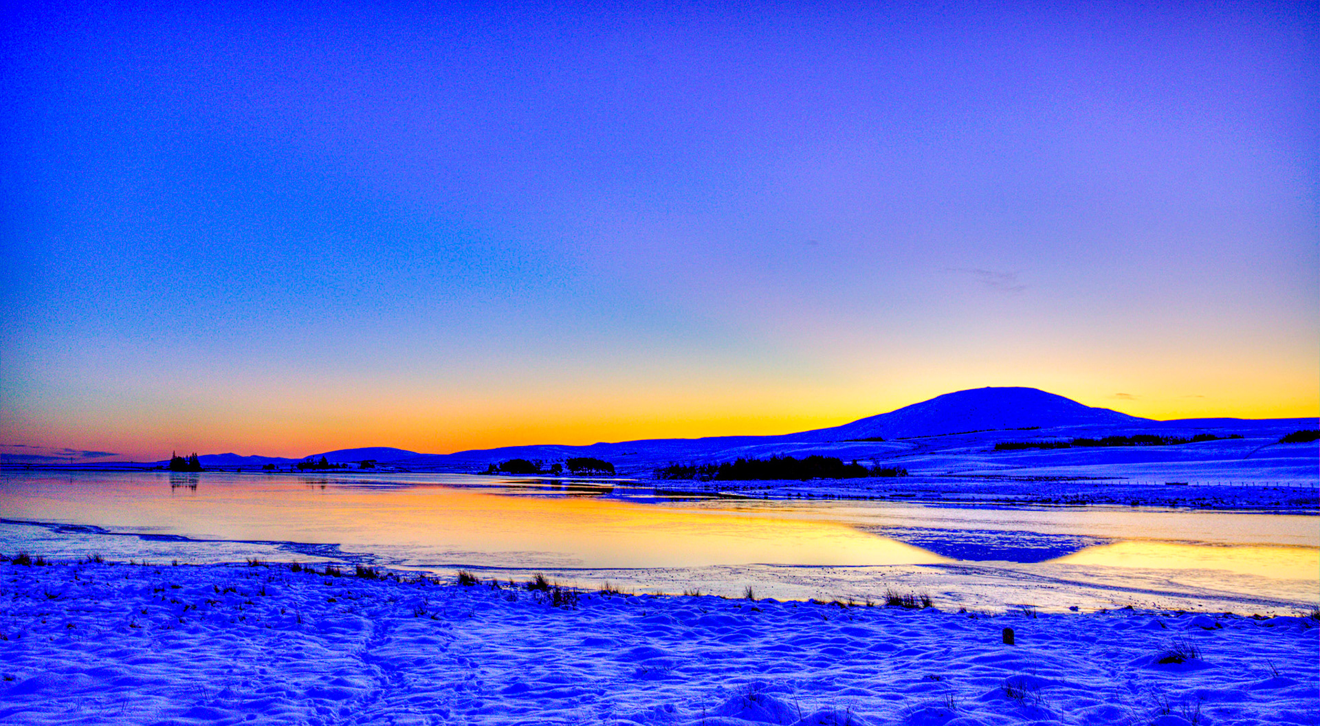 Harperrig Reservoir 24 January 2021 Please see my other photos at JamesPDeans.co.uk