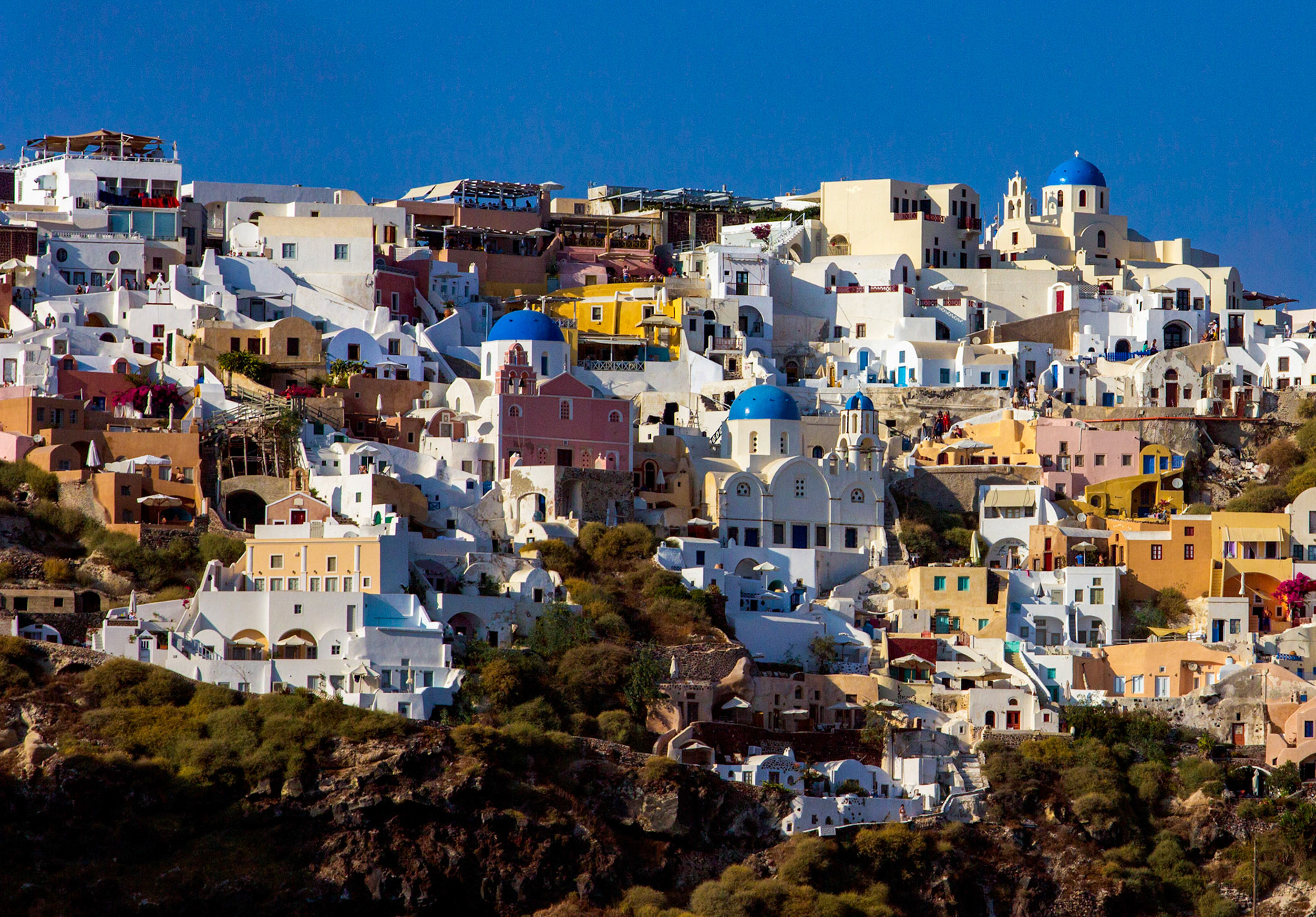 Oia is a well Photographed town, so it's unlikely I'm going to add anything fresh to the pot of available Photographs. Whilst the towns of Oia &amp; Thira are picturesque, they are very busy and the surrounding countryside is not beautiful. Oia is the only place in the World, where someone tried to steal my wallet.