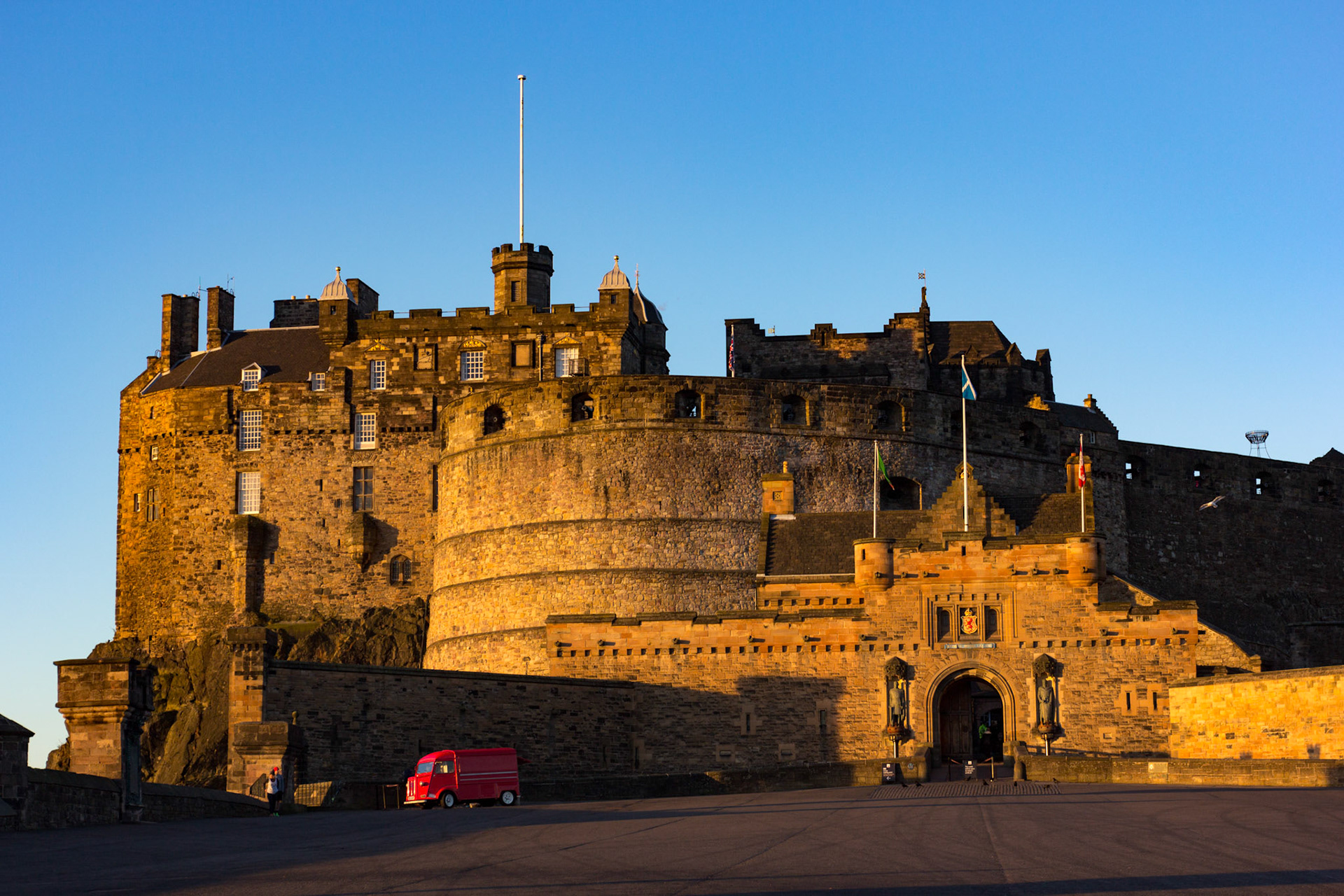 Anyone for coffee? Edinburgh Castle. Please see my other Photographs at: www.jamespdeans.co.uk