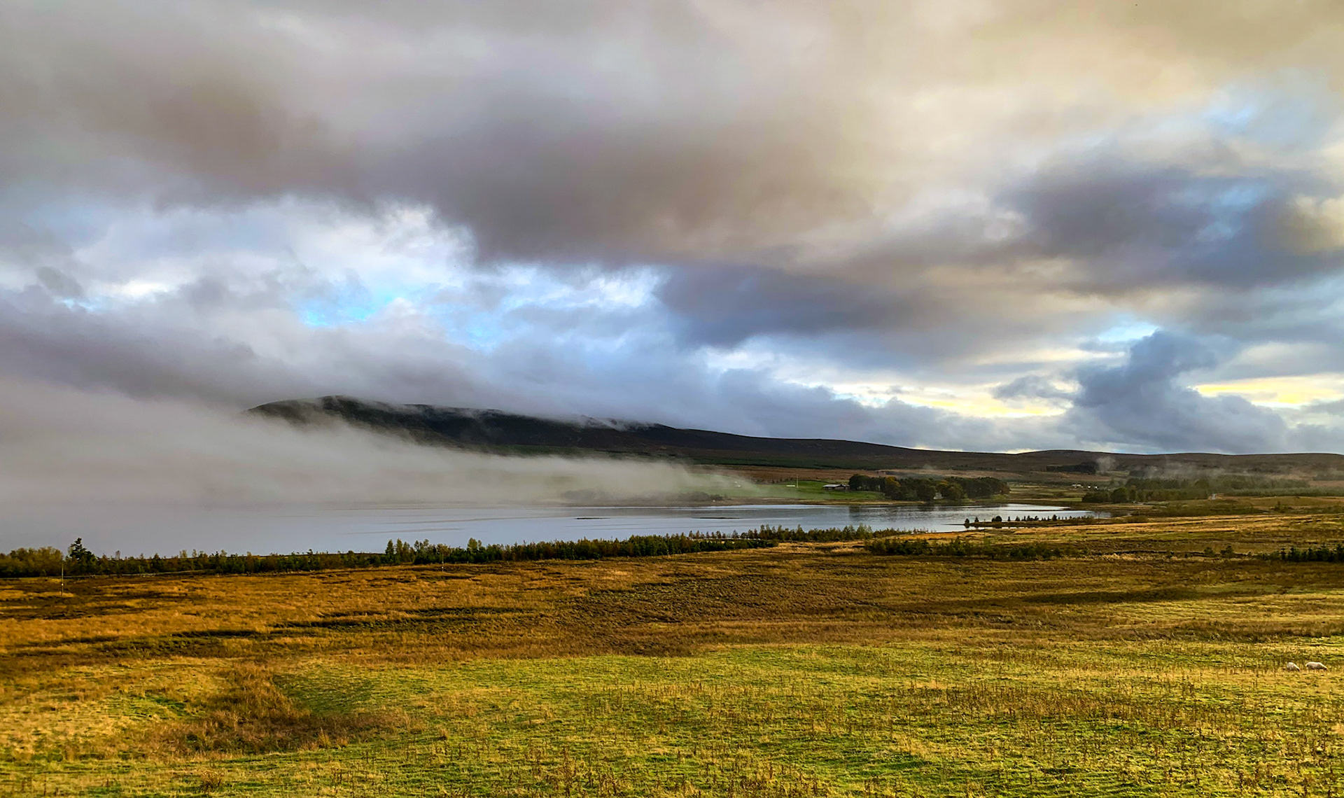 Harperrig Reservoir 17 Oct 2021 Please see my other photos at JamesPDeans.co.uk