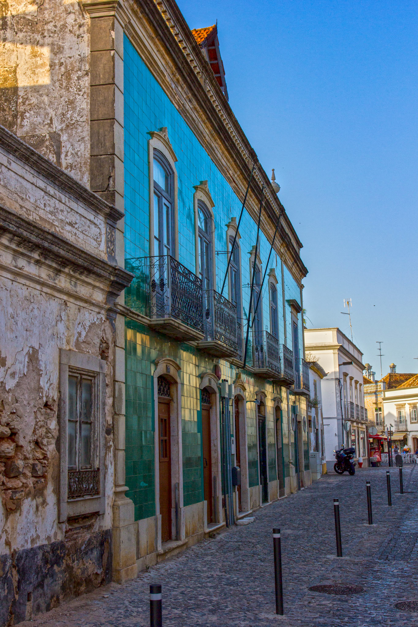 A tiled house in Tavira, Algarve, PortugalPlease see my Photographs of Portugal at: http://www.jamespdeans.co.uk/p116503744
