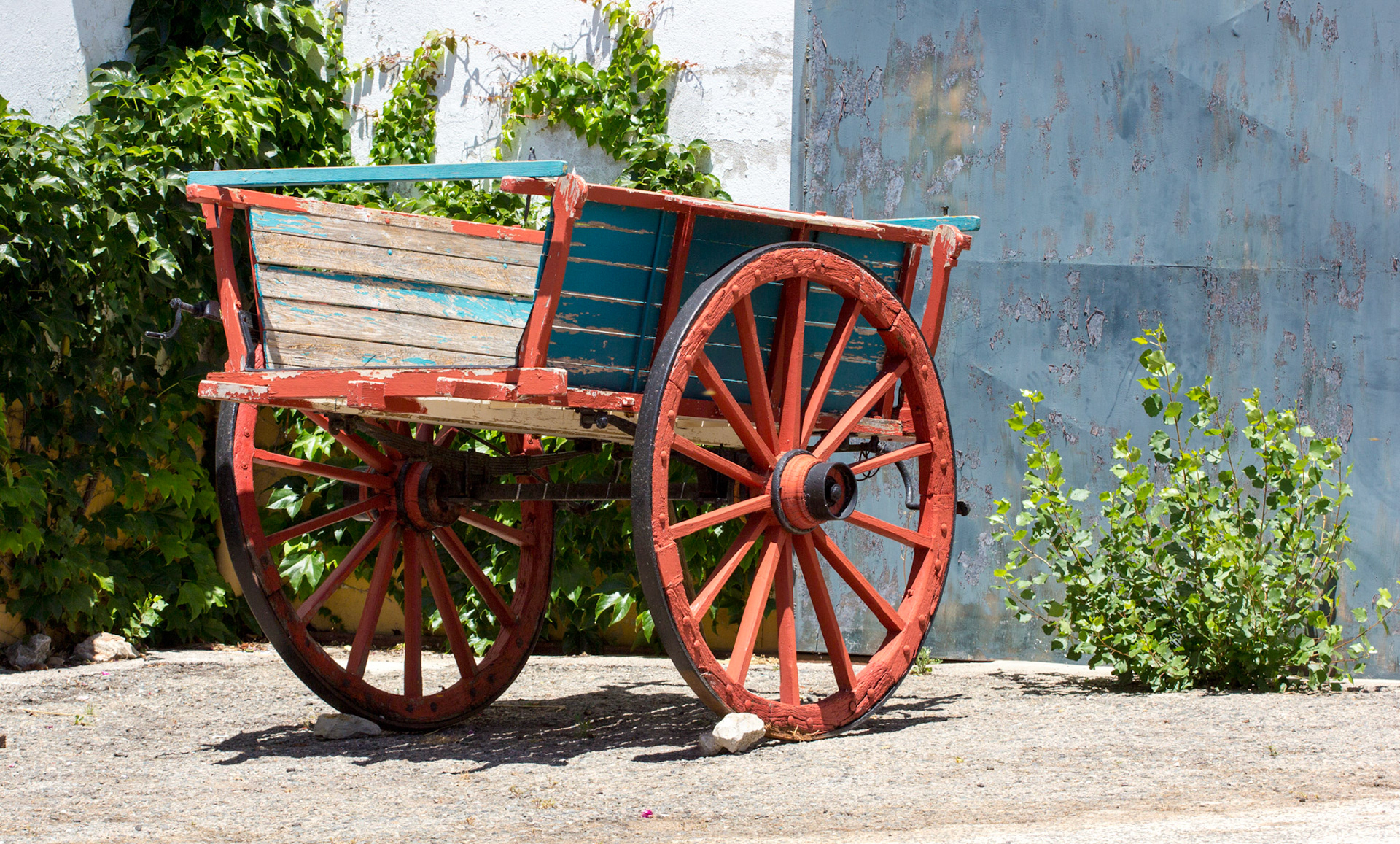 An old cartPlease see my Photographs of Portugal at: http://www.jamespdeans.co.uk/p116503744