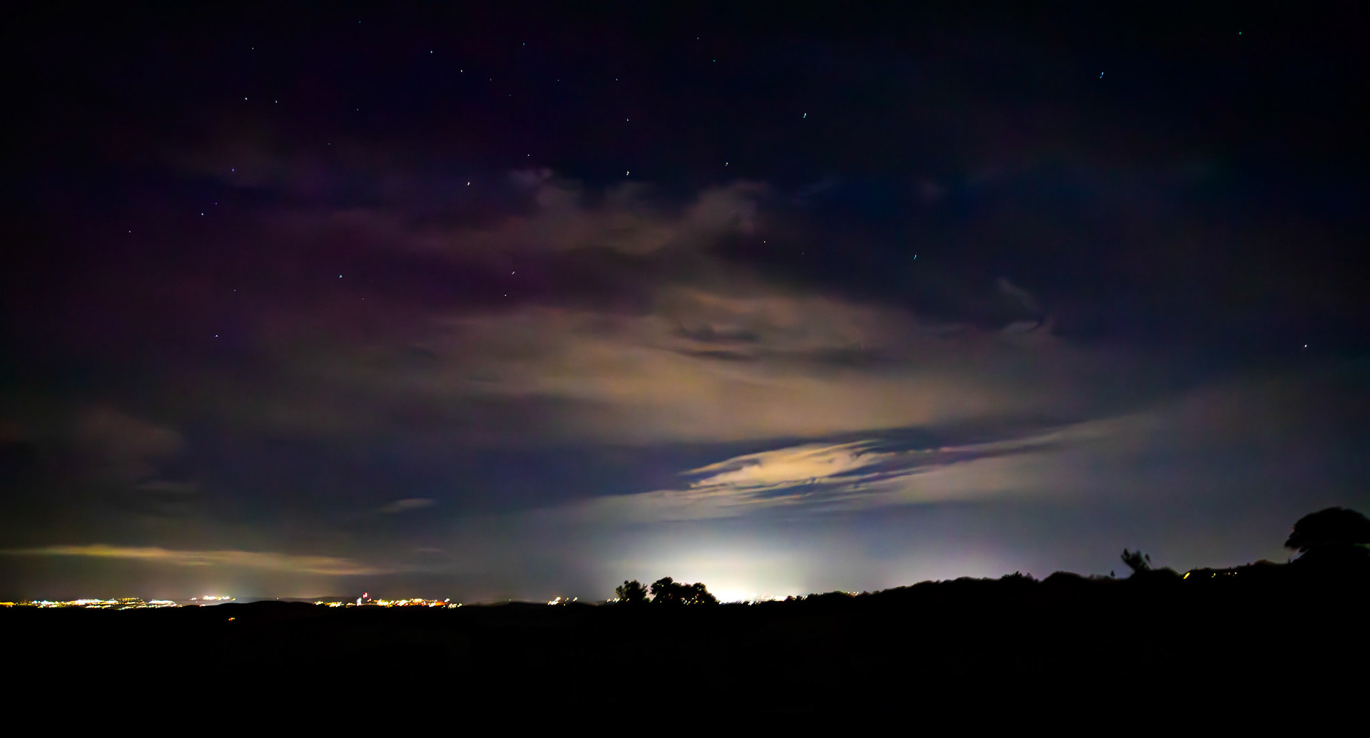 Aurora borealis (Northern Lights) from the Bathgate Hills 12 August 2024