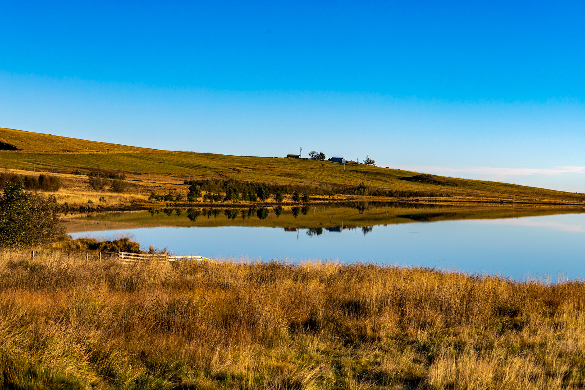 Harperrig Reservoir 06 Oct 2021 Please see my other photos at JamesPDeans.co.uk