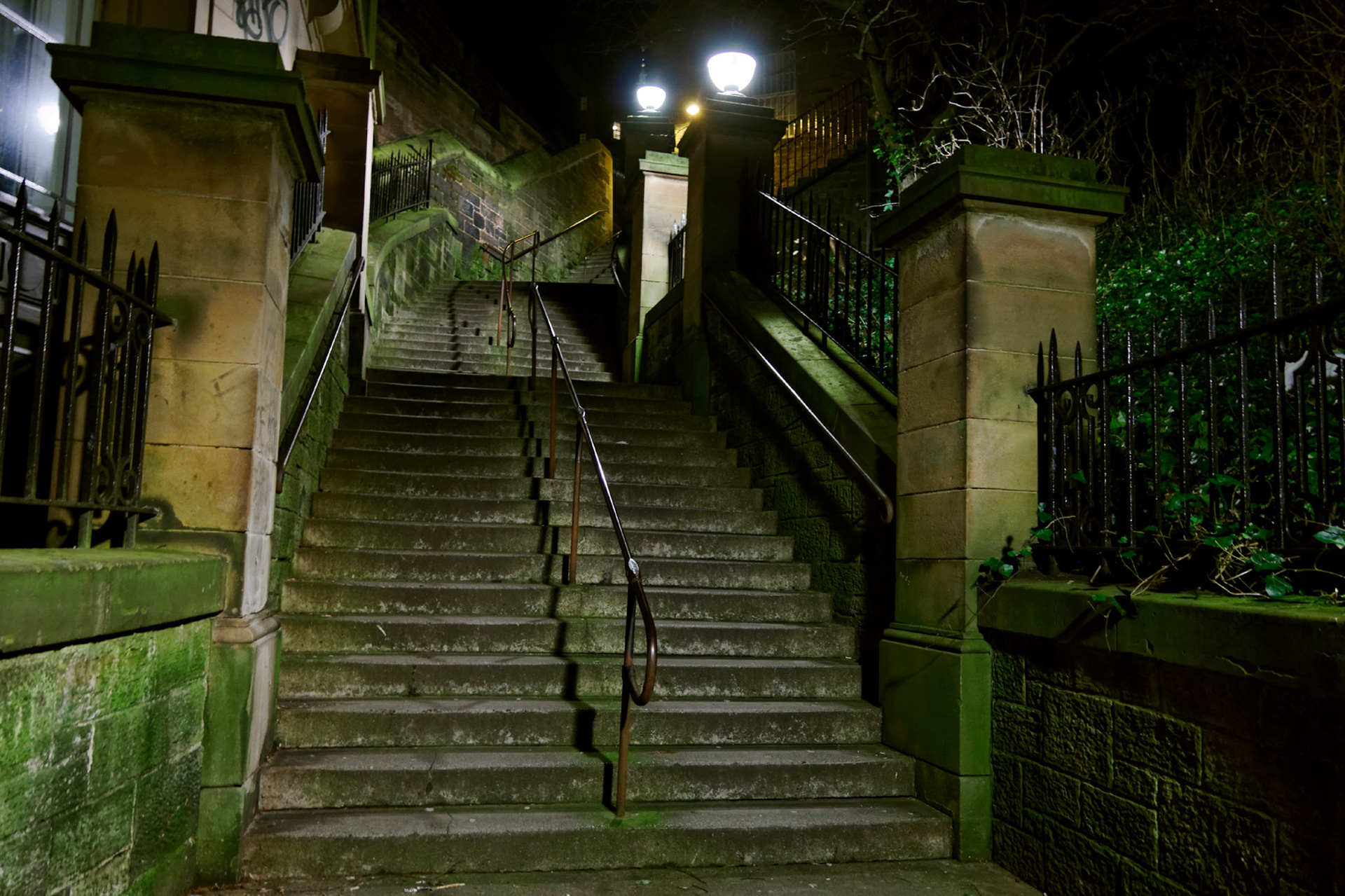 EdinburghPlease see my other Photographs at: http://www.jamespdeans.co.uk/