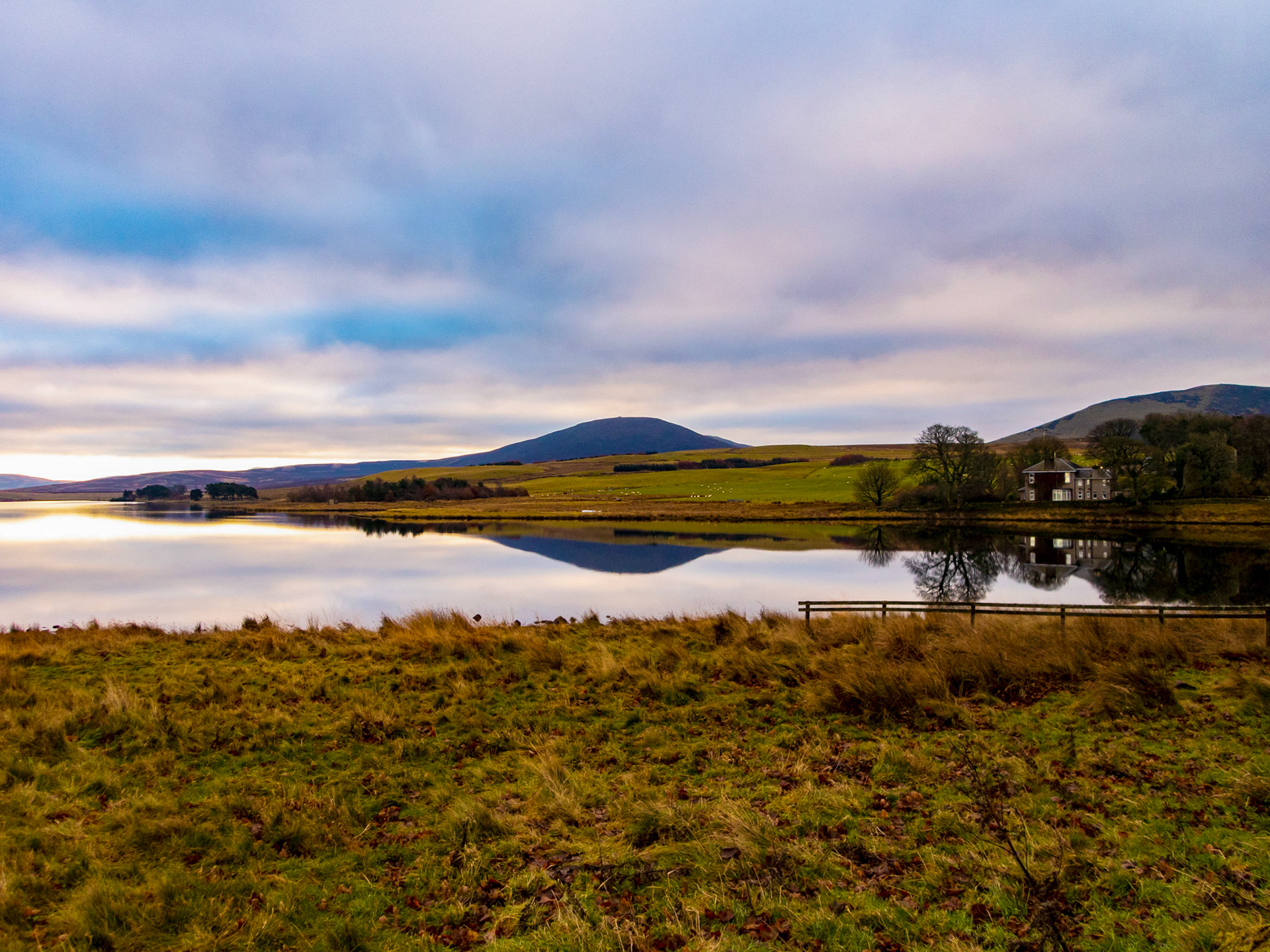 Harperrig 17 December 2021 Please see my other photos at JamesPDeans.co.uk