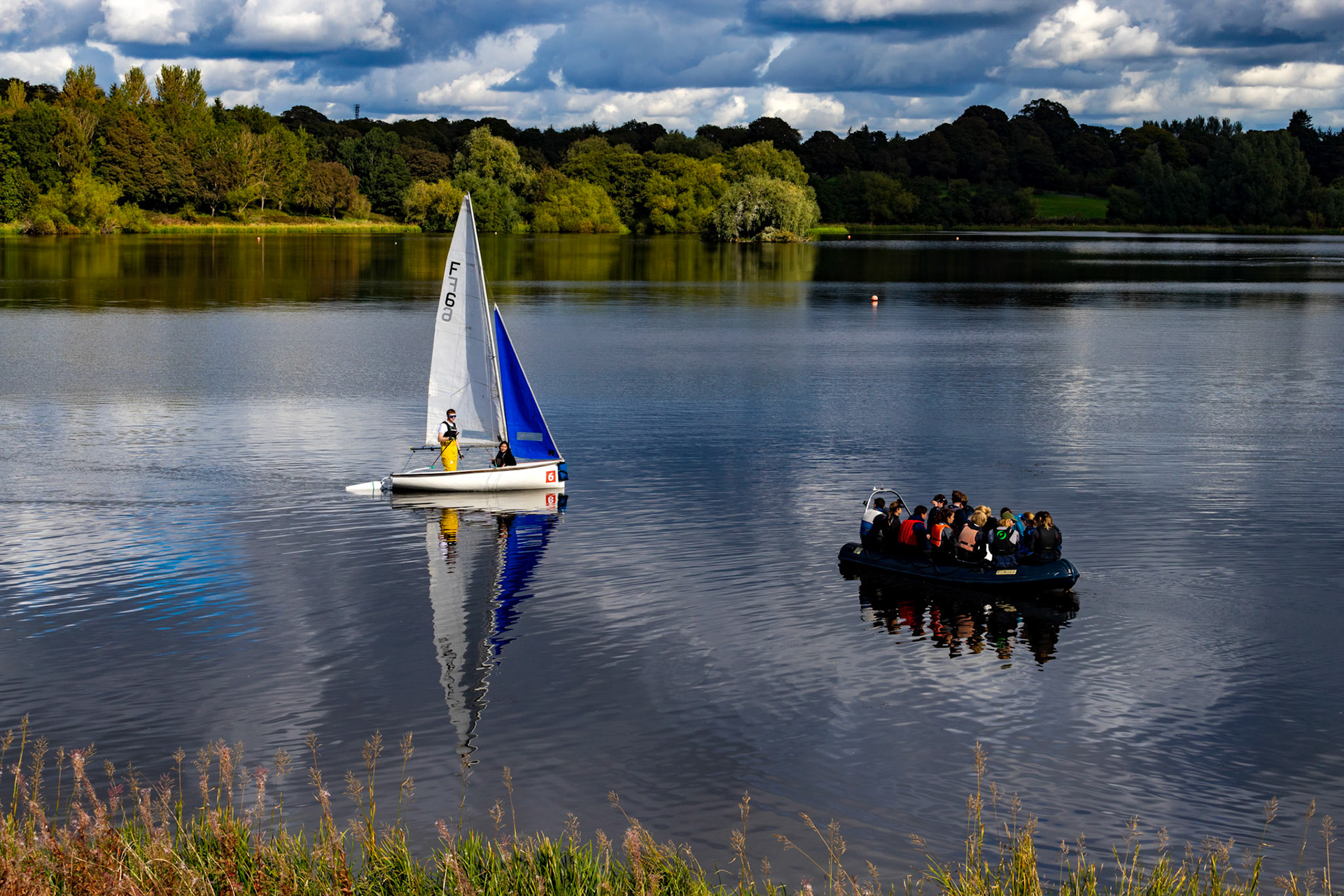Sailing on Linlithgow Loch, with Reflections - 24 September 2022