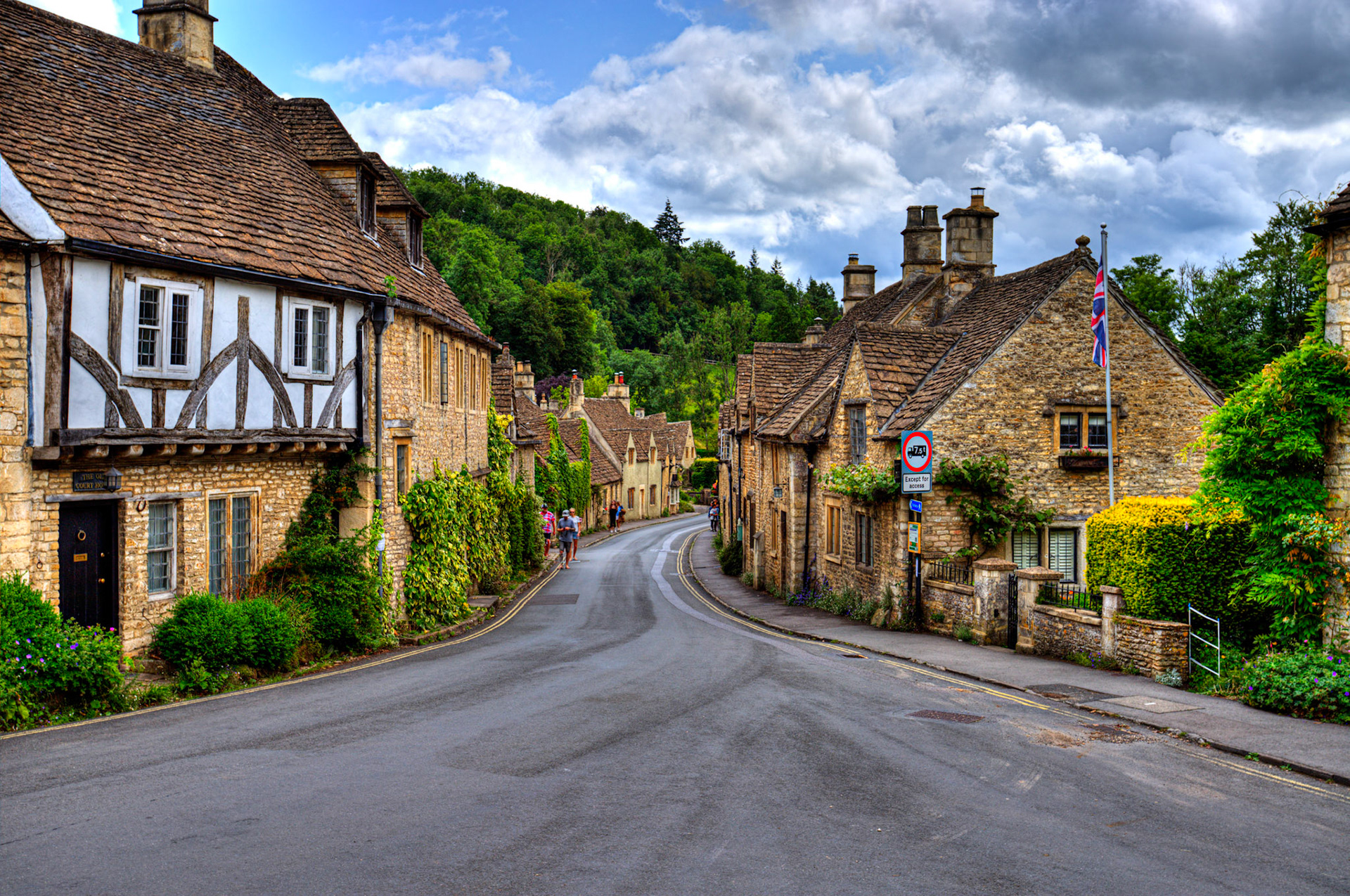 Castle Combe 20 June 2023