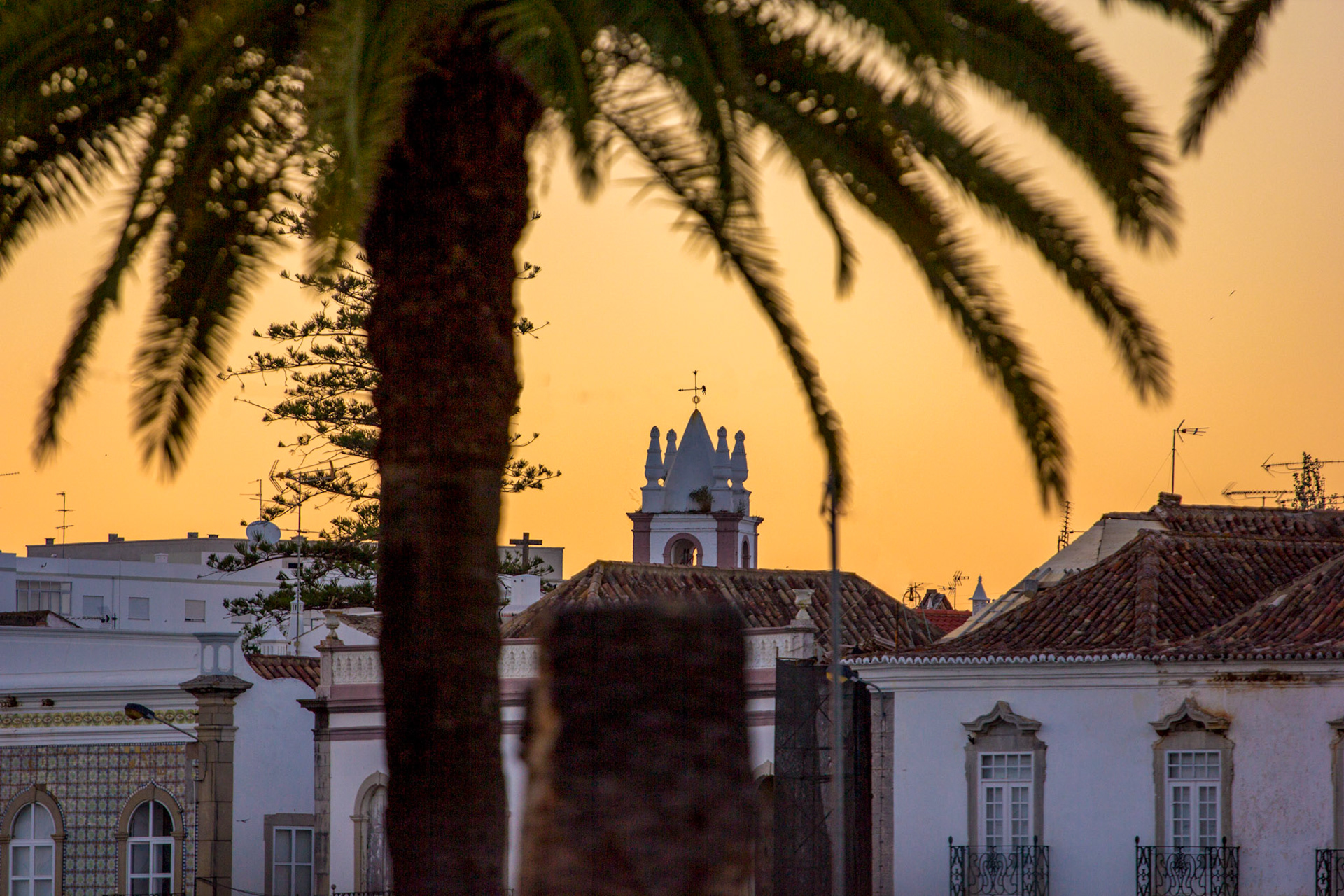 Sunset in TaviraPlease see my Photographs of Portugal at: http://www.jamespdeans.co.uk/p116503744