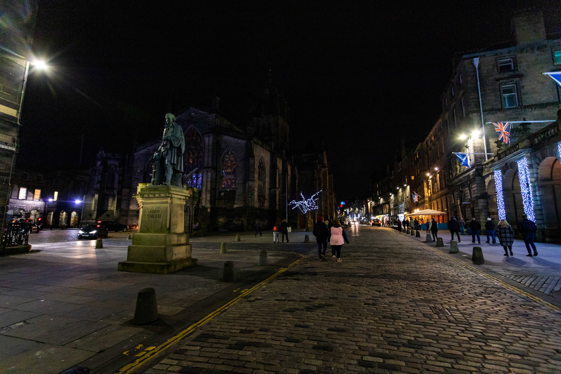 Edinburgh 02 December 2021 Please see my other photos at JamesPDeans.co.uk