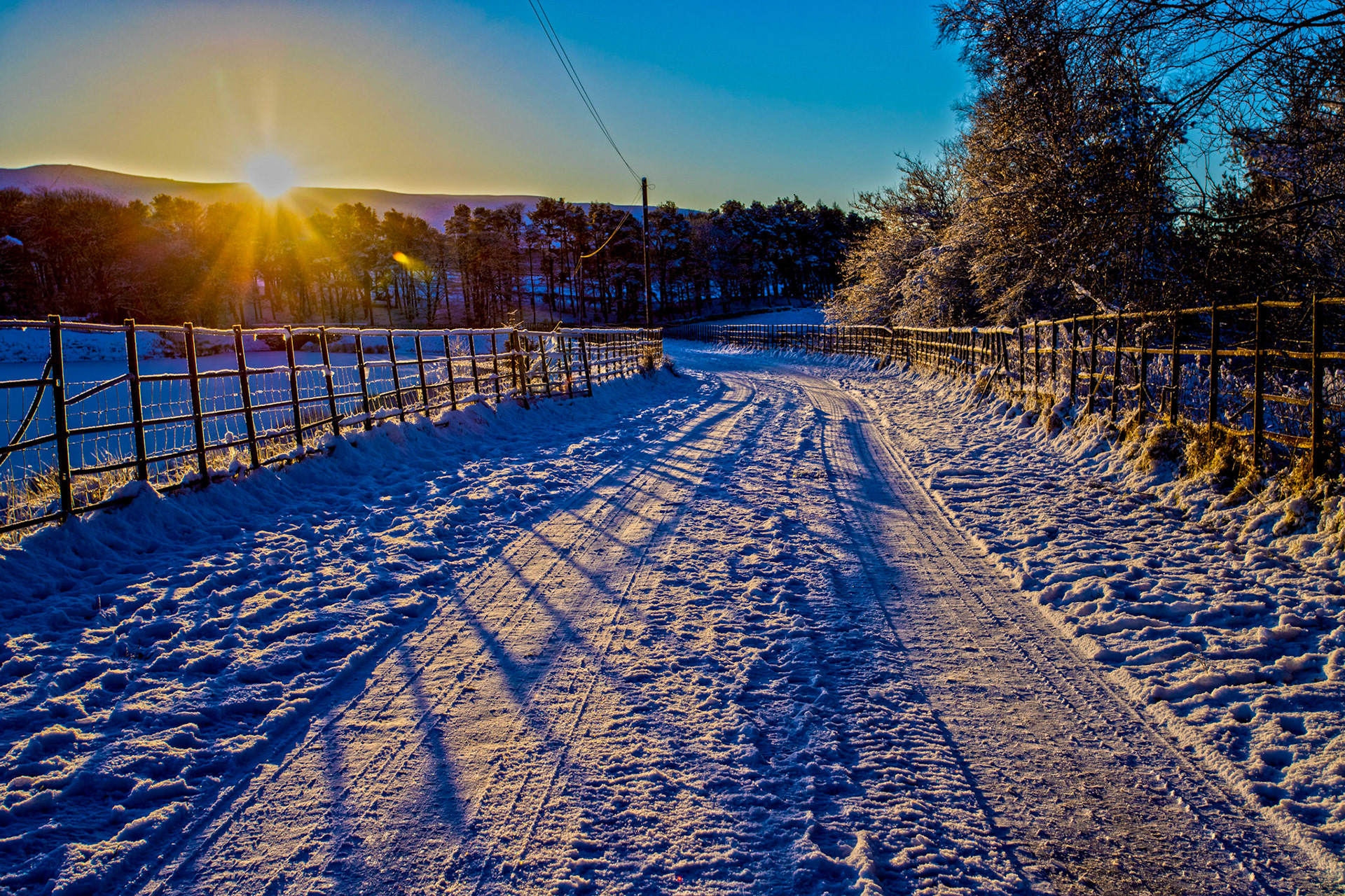 Harperrig Reservoir 30 December 2020 Please see my other photos at JamesPDeans.co.uk