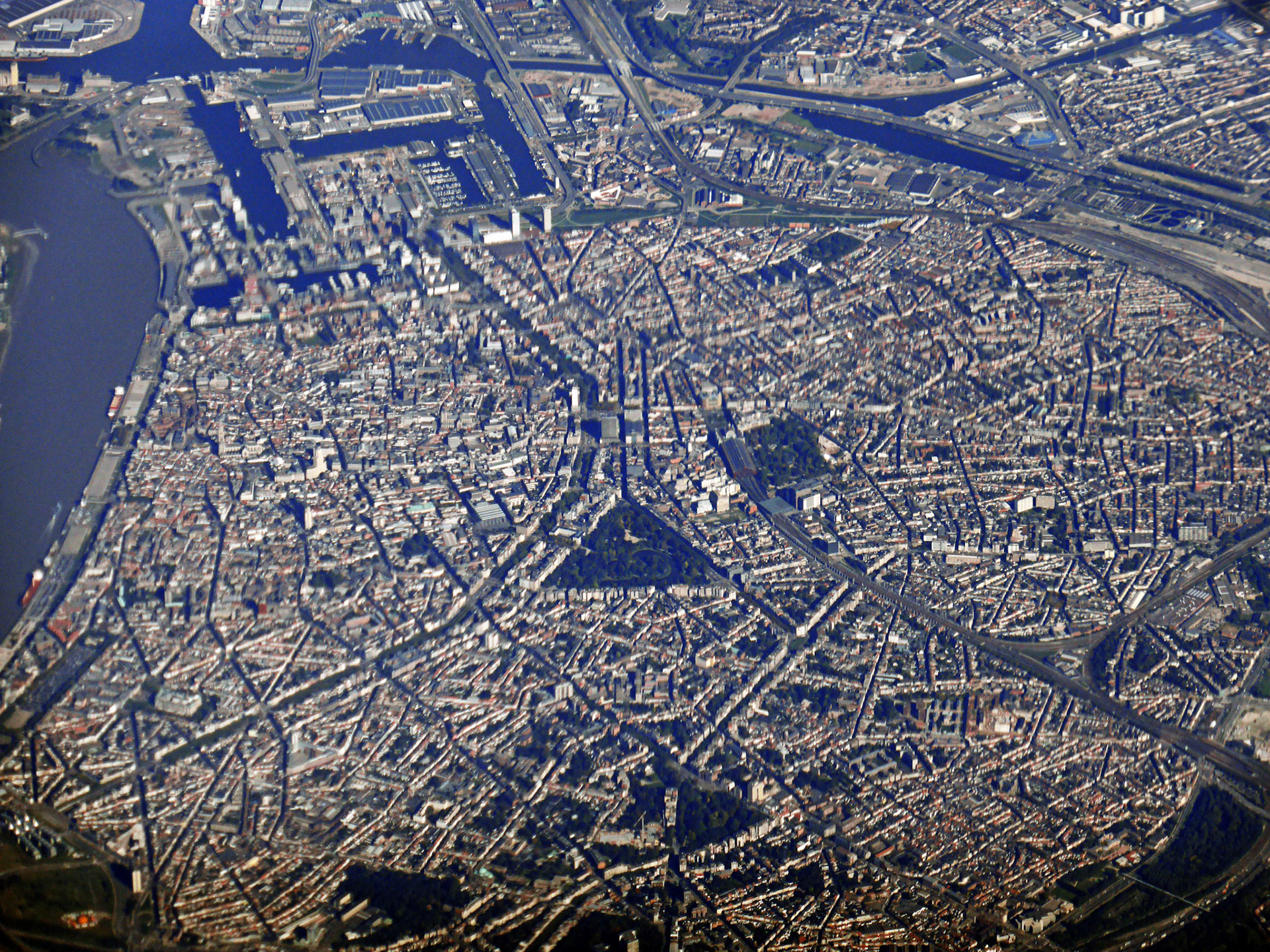 AntwerpPlease see my other Photographs at: http://www.jamespdeans.co.uk/