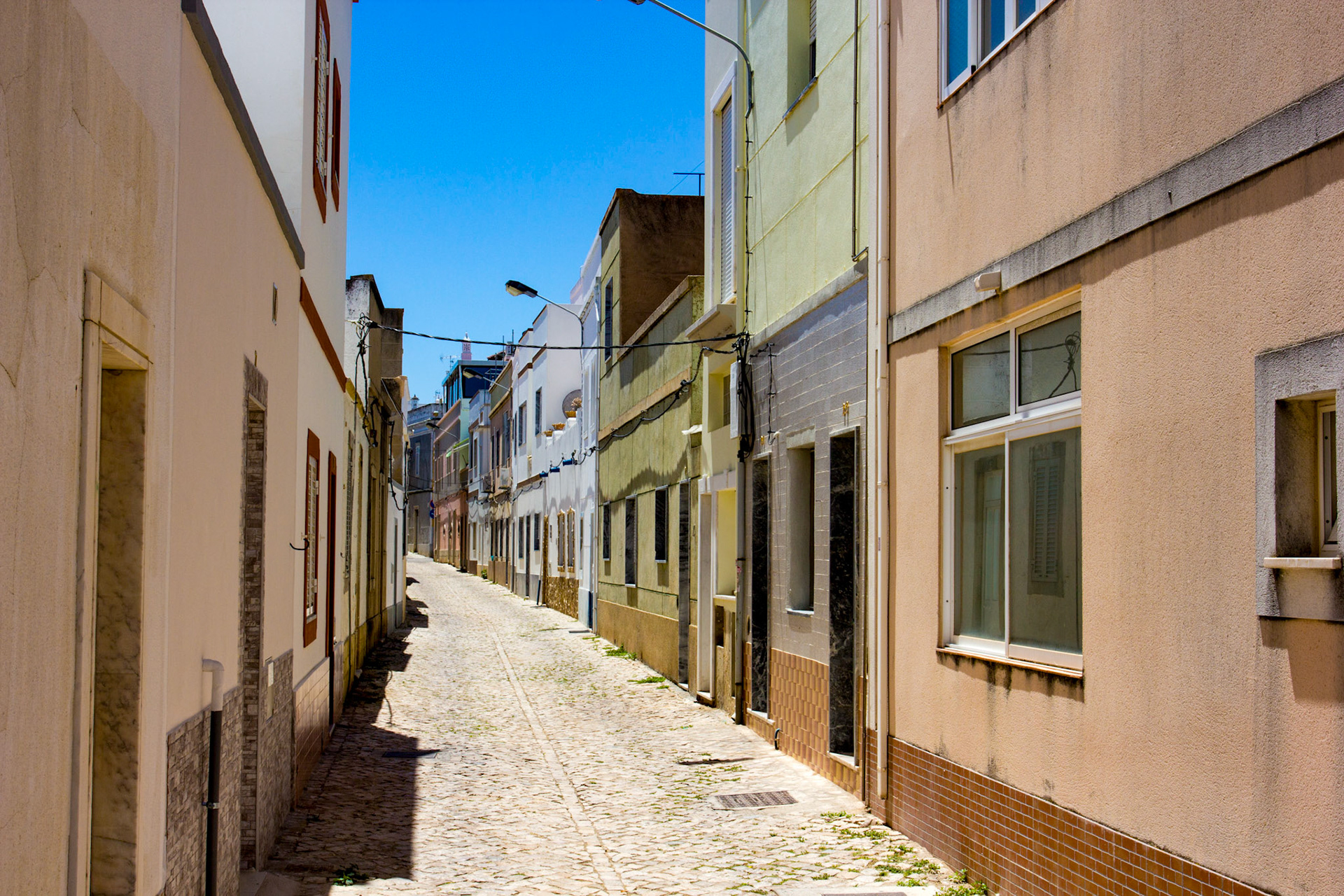 Hot street in Fuzeta