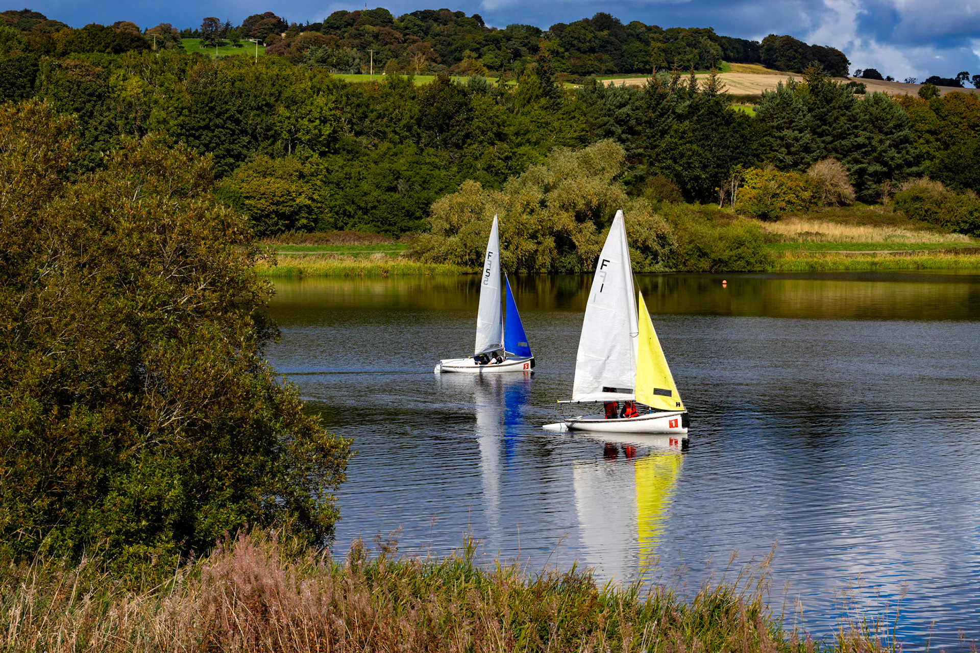 Sailing on Linlithgow Loch, with Reflections - 24 September 2022