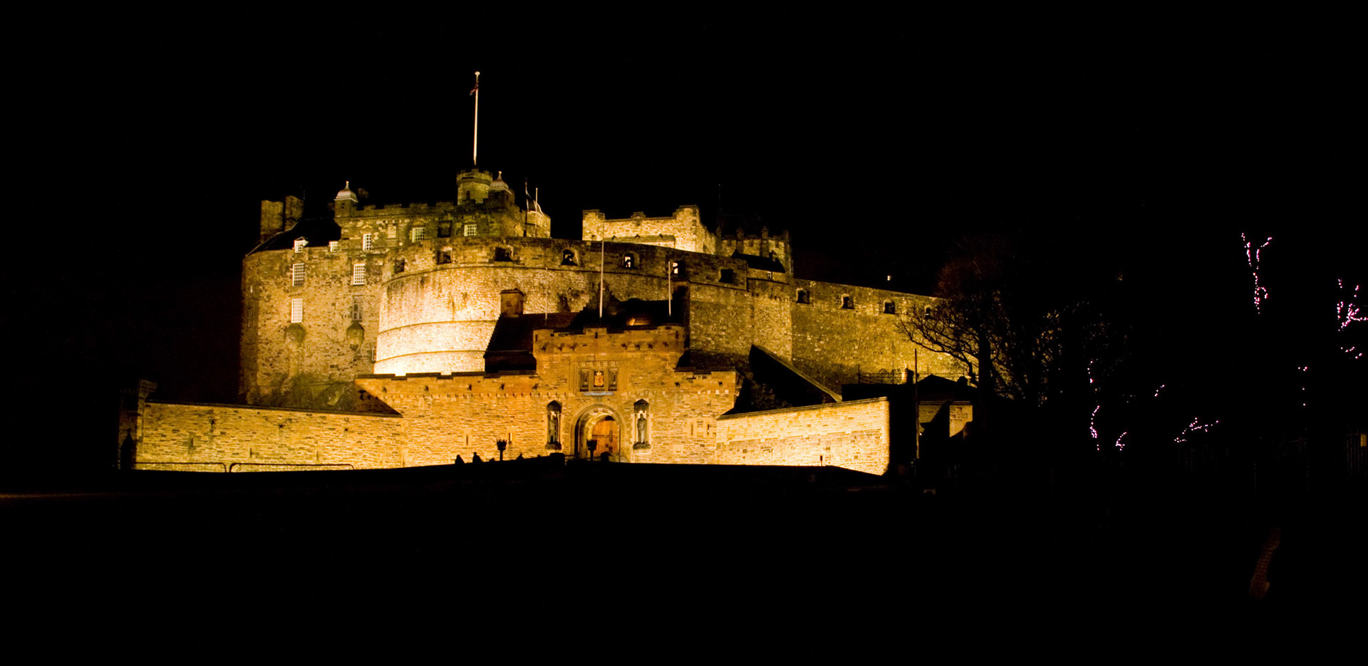 EdinburghPlease see my other Photographs at: http://www.jamespdeans.co.uk/