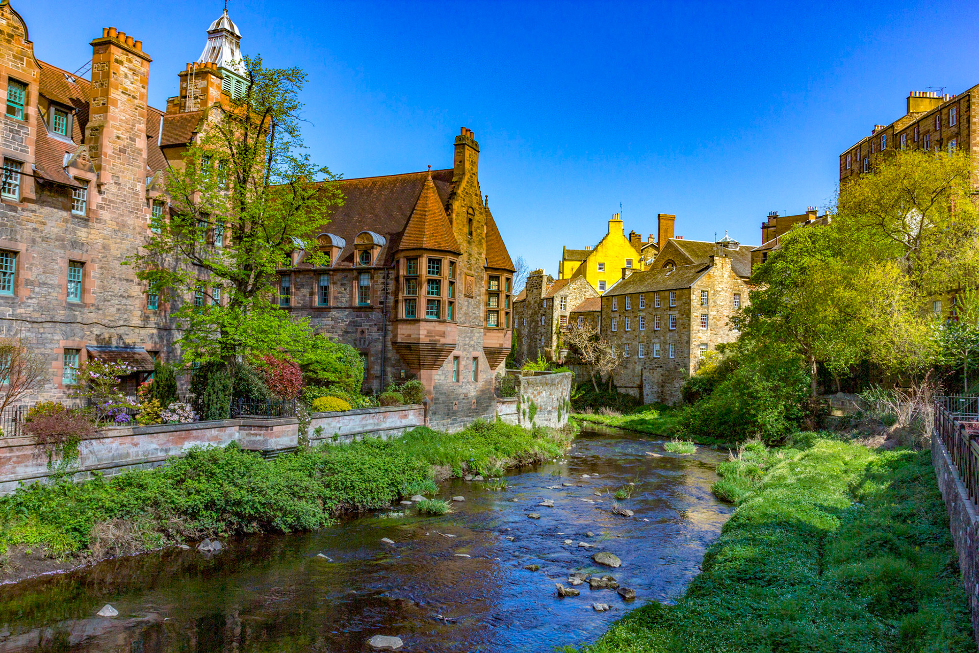 Water of Leith Walkway, Dean Village, Edinburgh Please see my other Photographs at: www.jamespdeans.co.uk