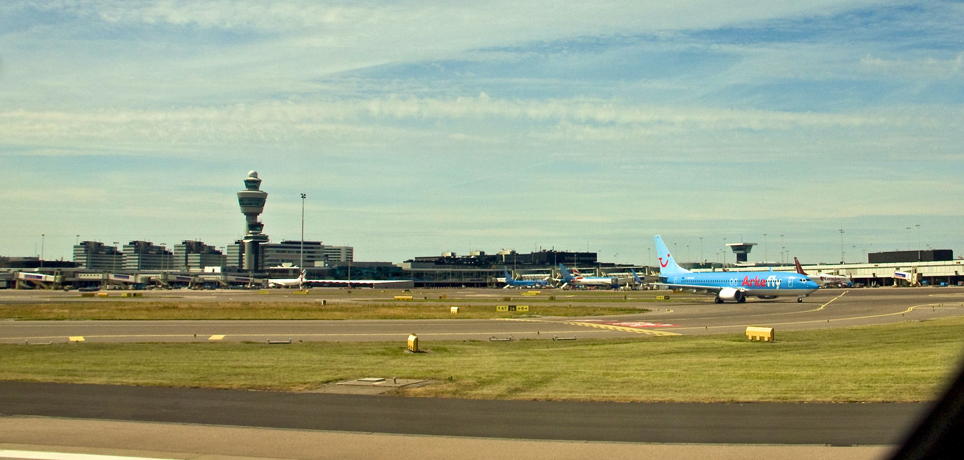 SchipholPlease see my other Photographs at: http://www.jamespdeans.co.uk/