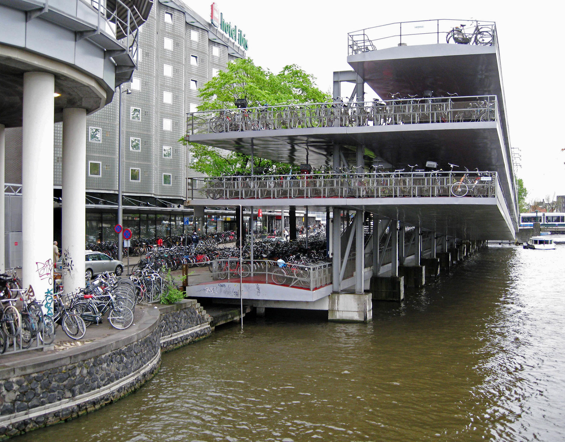 AmsterdamPlease see my other Photographs at: http://www.jamespdeans.co.uk/